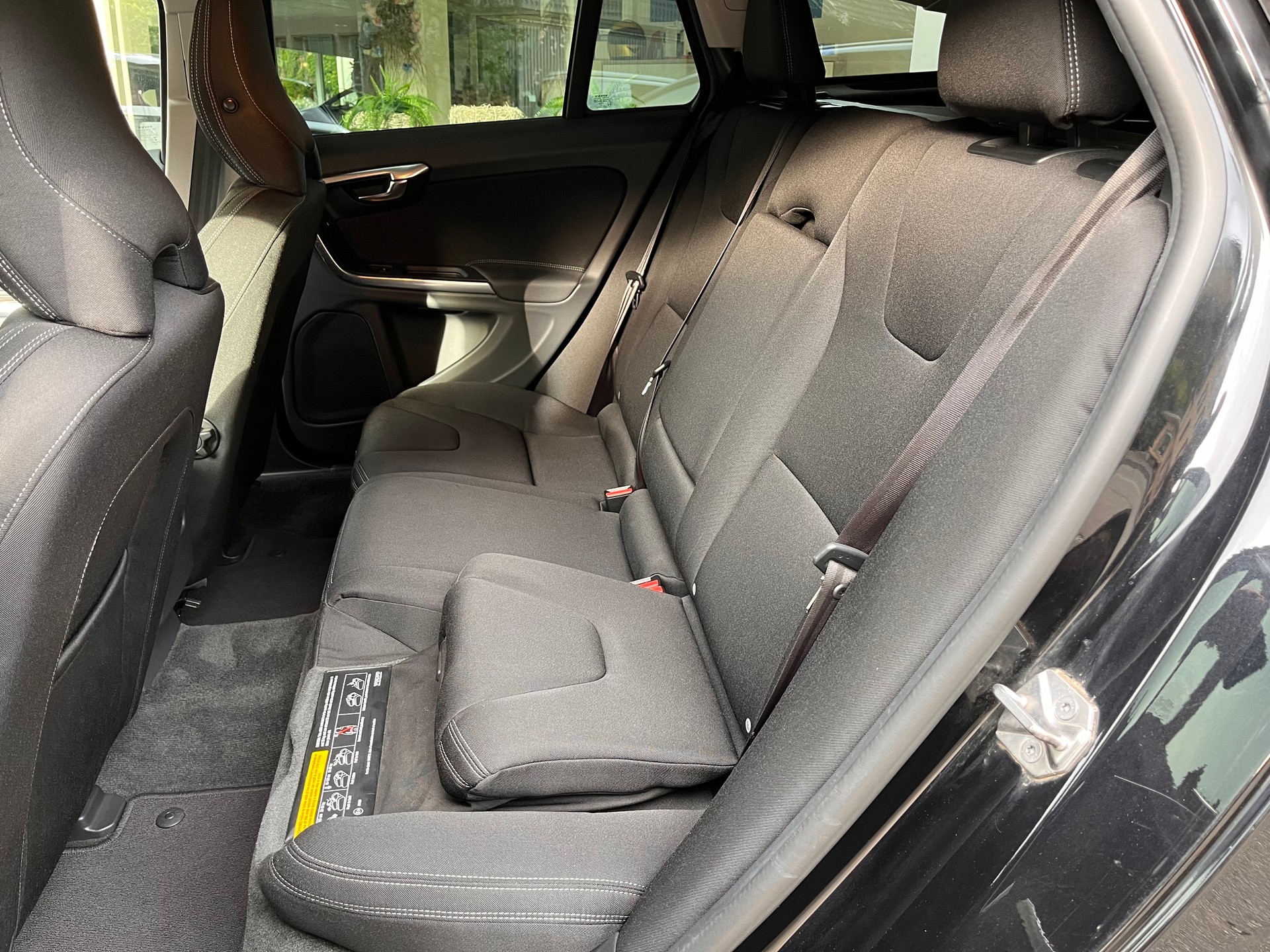VOLVO V60 D4 AWD Family Edition Geartronic-image-8