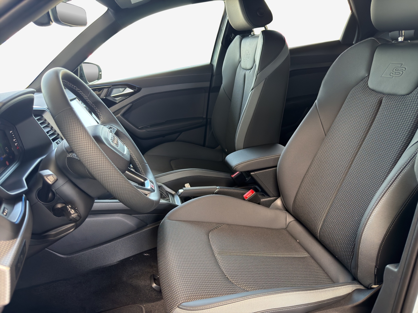 AUDI A1 Sportback 35 TFSI S Line S-tronic-image-7