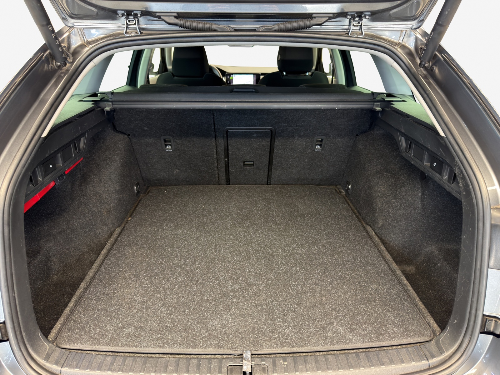 SKODA Octavia Combi 1.5 TSI mHEV DSG Style-image-12