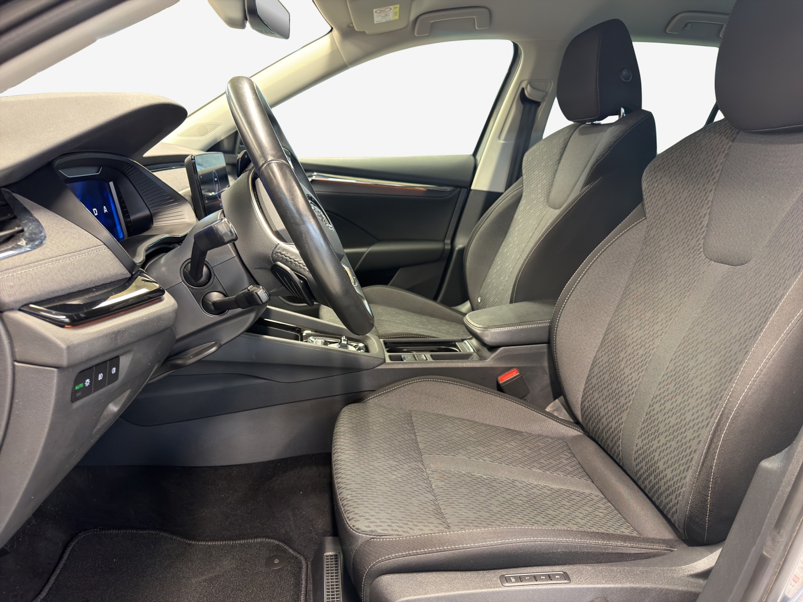 SKODA Octavia Combi 1.5 TSI mHEV DSG Style-image-7