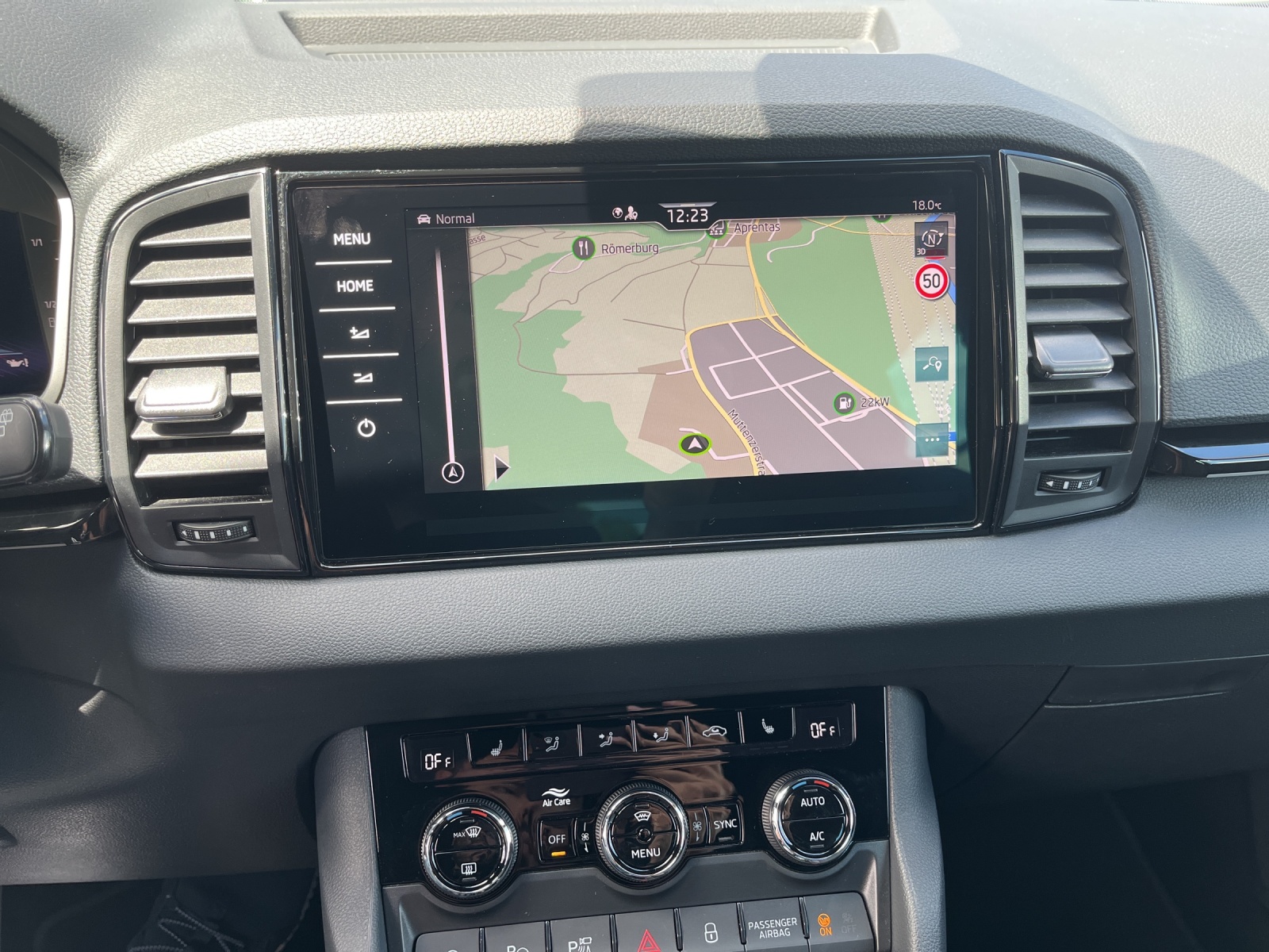 SKODA Karoq 2.0 TSI SportLine 4x4 DSG-image-10