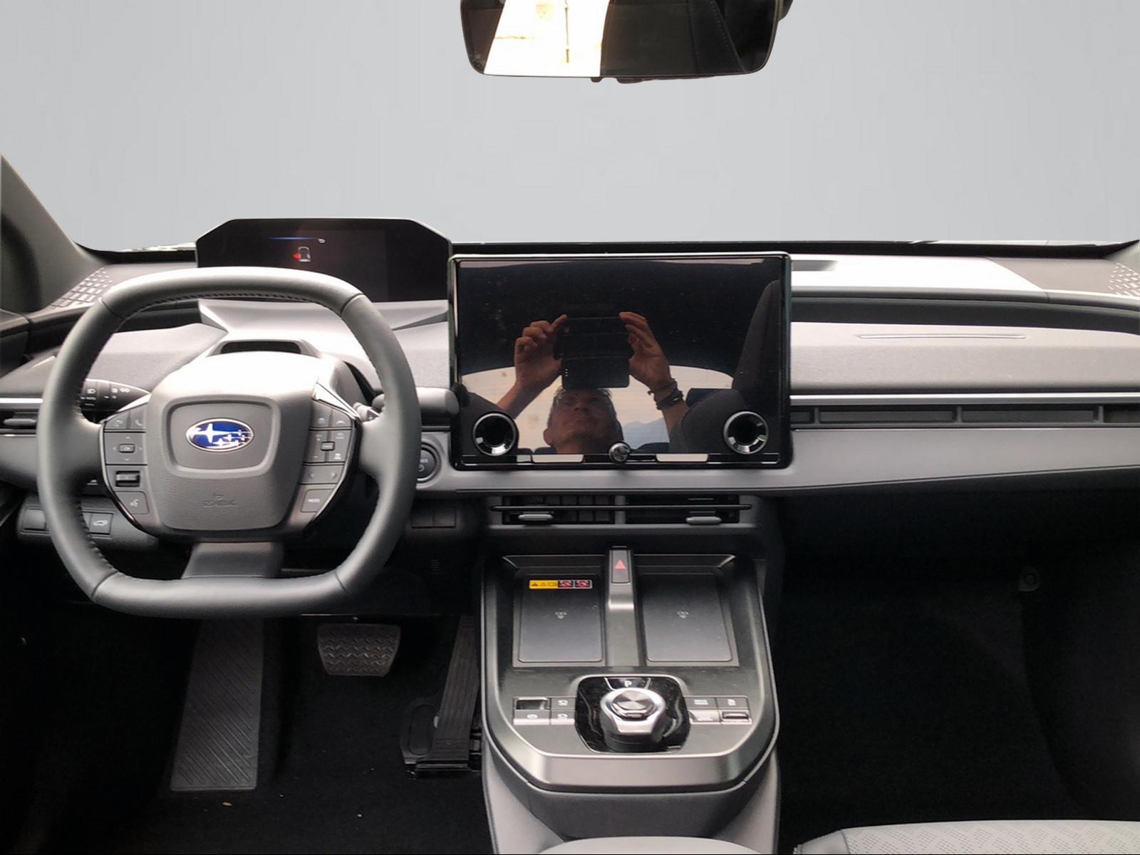 SUBARU Solterra eV Luxury AWD-image-5