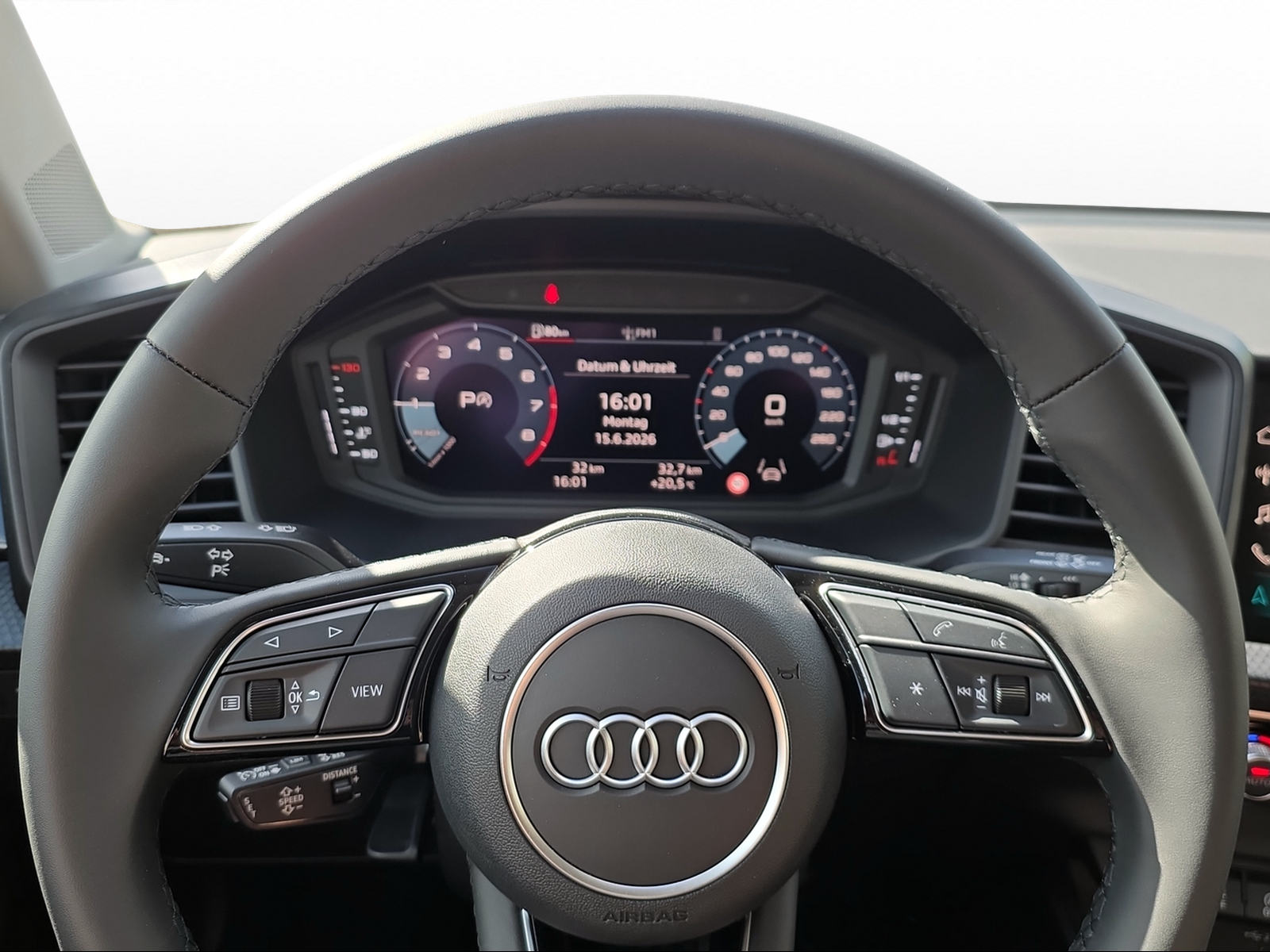 AUDI A1 Sportback 30 TFSI Attraction S-tronic-image-4