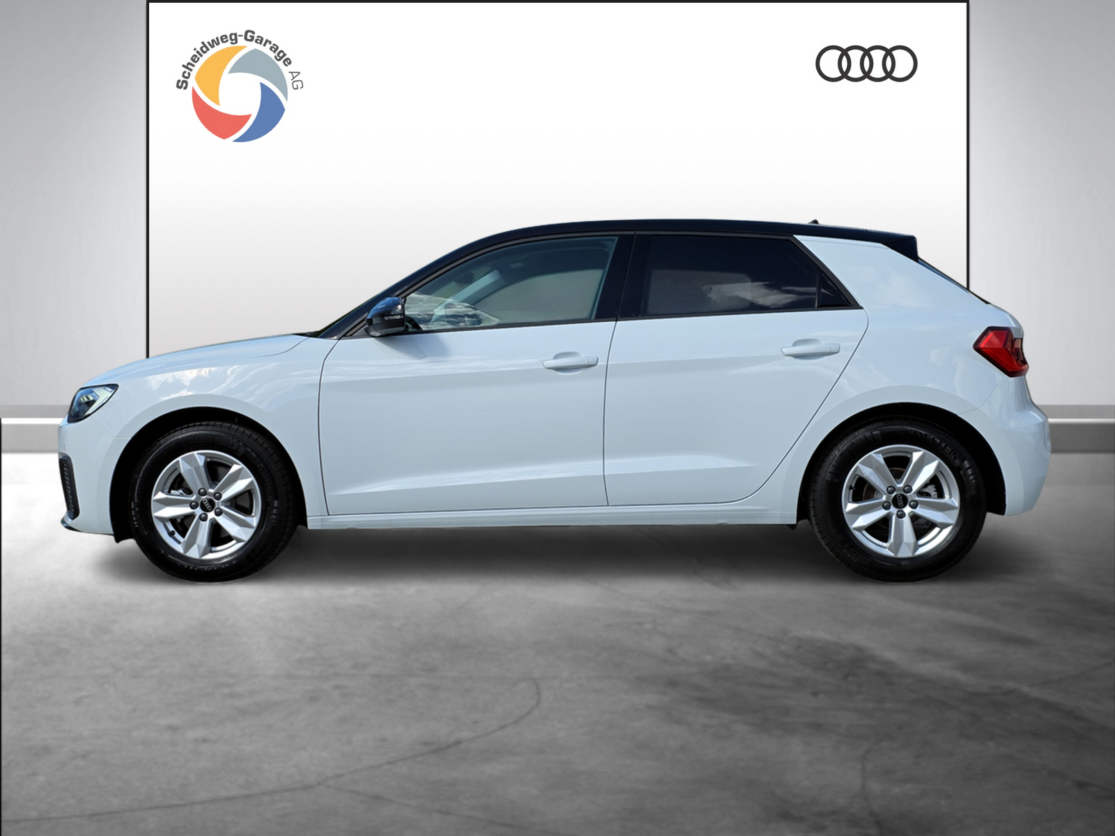 AUDI A1 Sportback 30 TFSI Attraction S-tronic-image-2