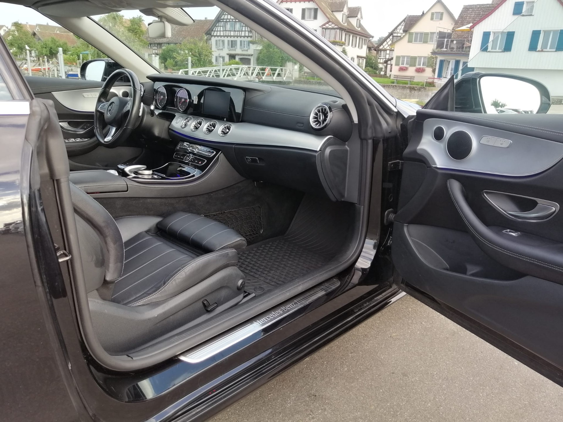 MERCEDES-BENZ (A238)-image-4