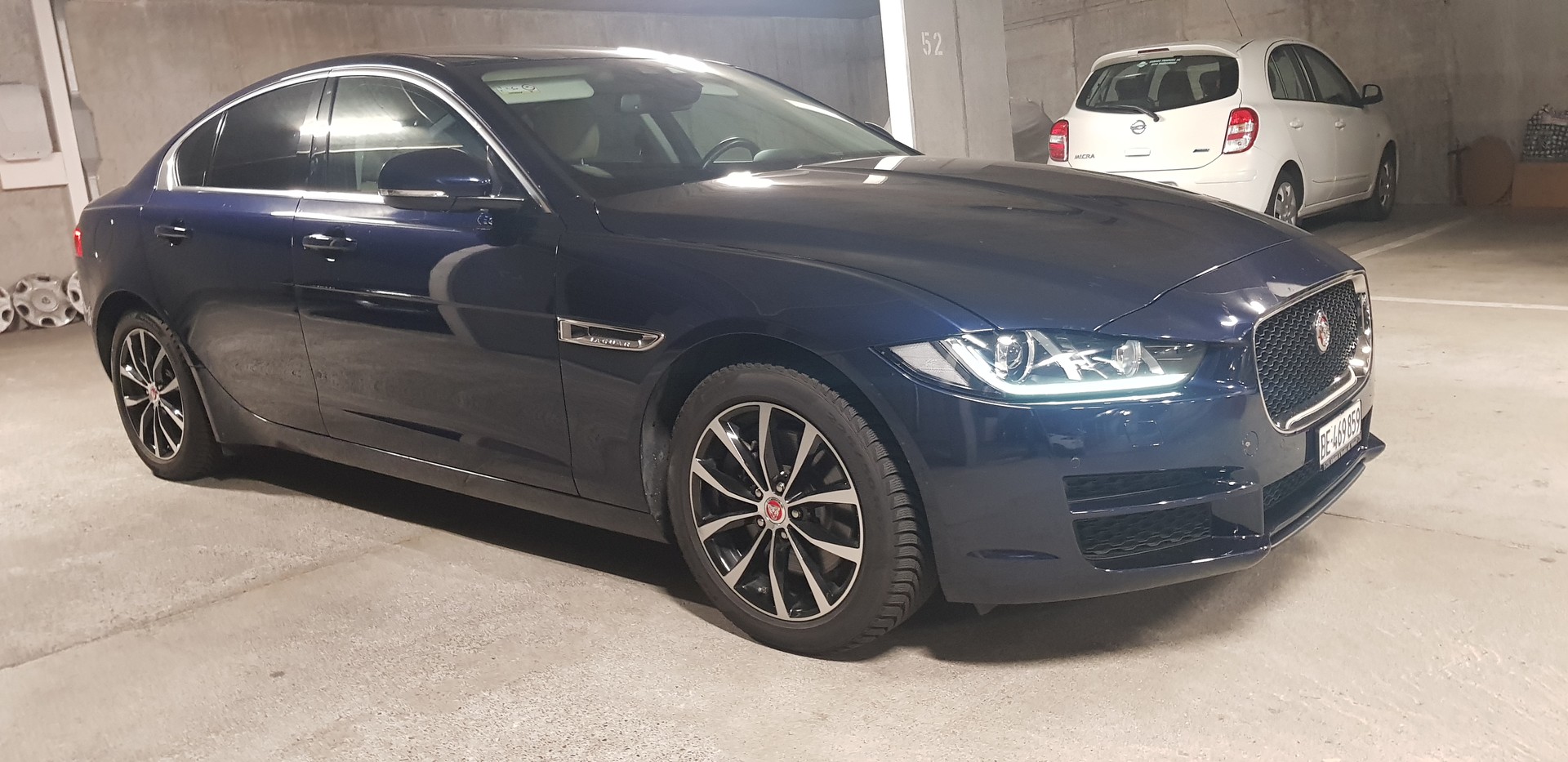JAGUAR XE 25d Prestige AWD Automat-image-2