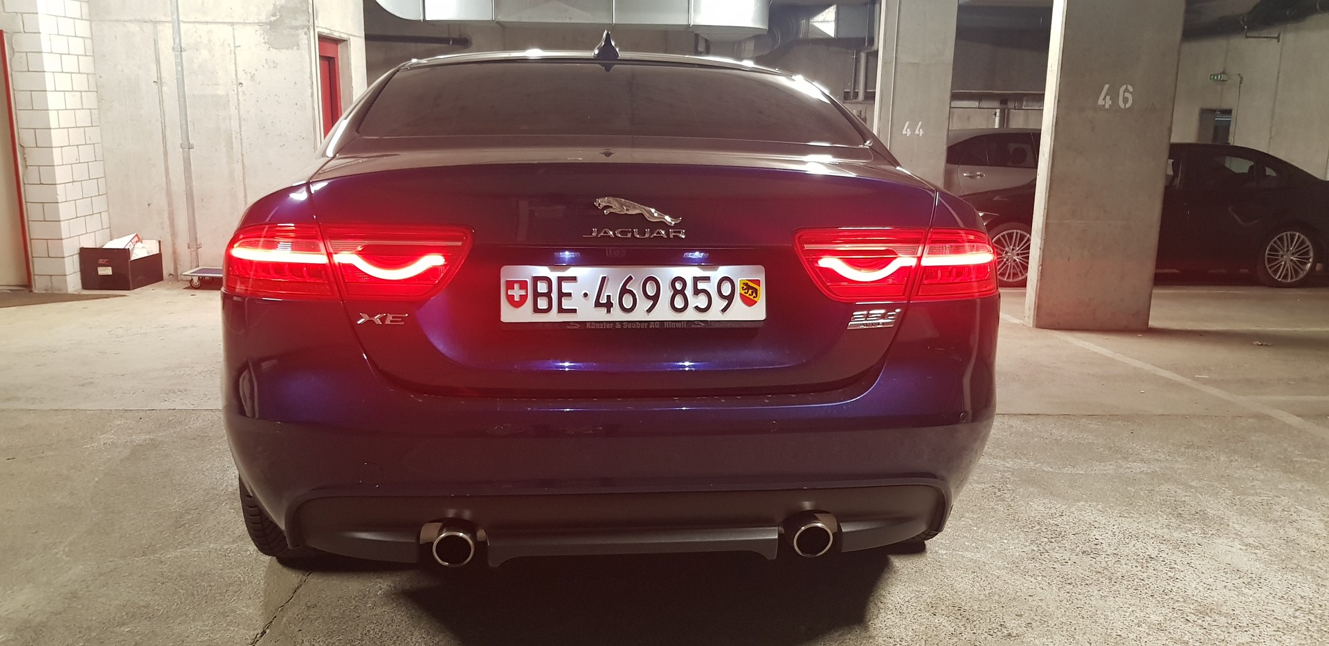 JAGUAR XE 25d Prestige AWD Automat-image-7