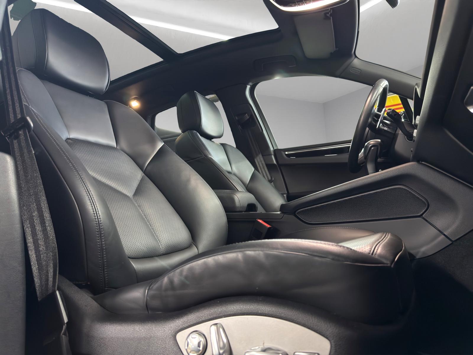 PORSCHE Macan S PDK-image-13