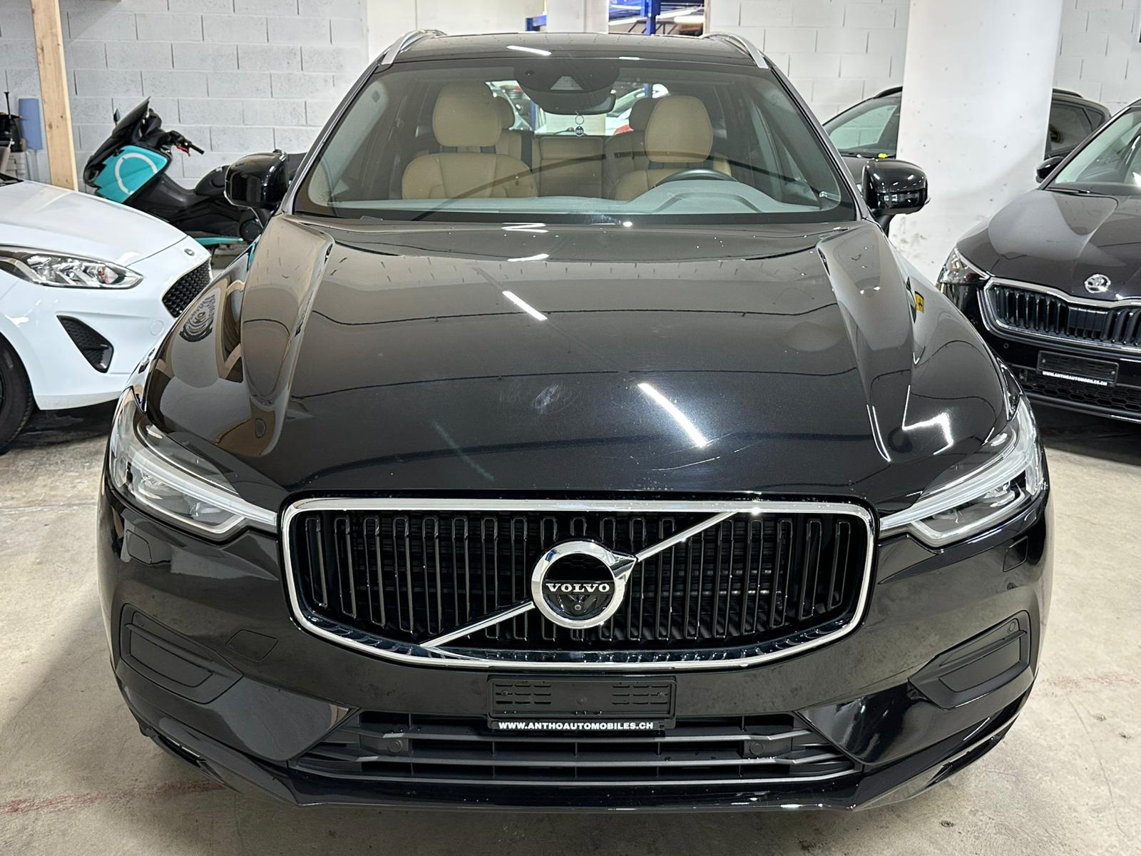 VOLVO XC60 D5 AWD Momentum Geartronic-image-2