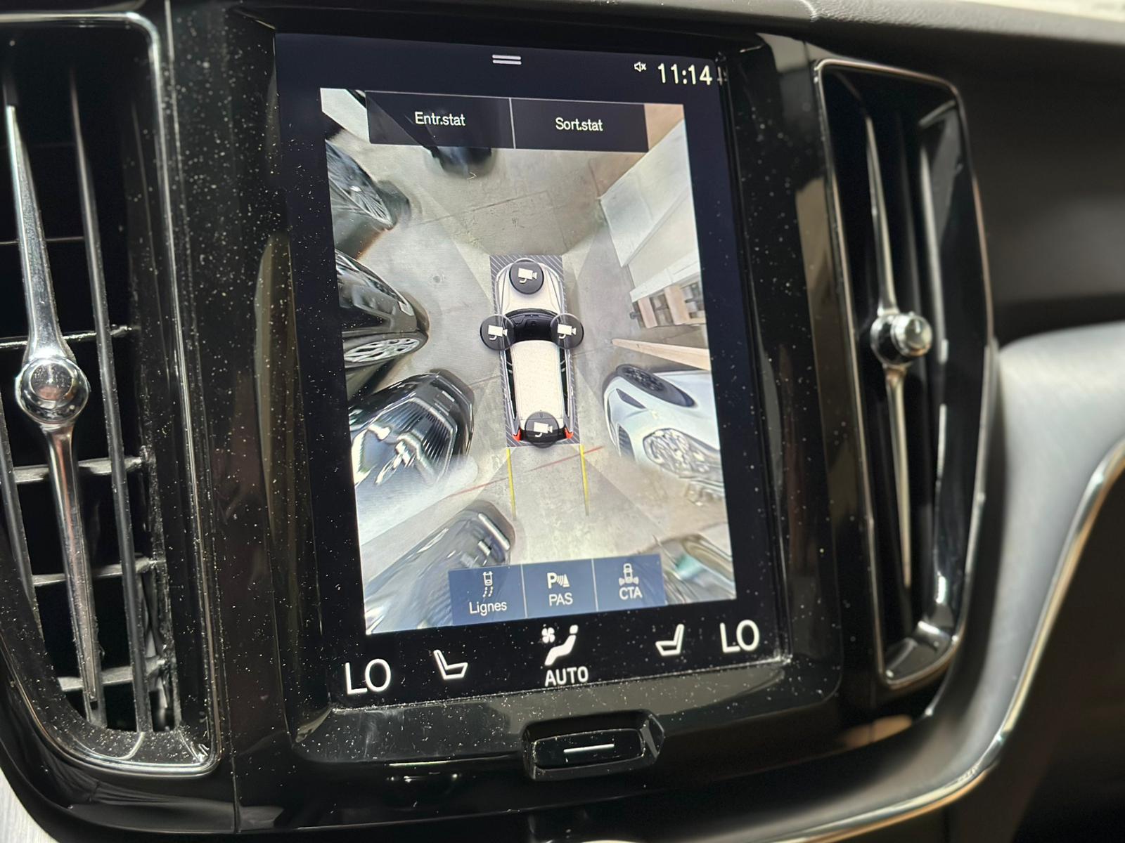 VOLVO XC60 D5 AWD Momentum Geartronic-image-13