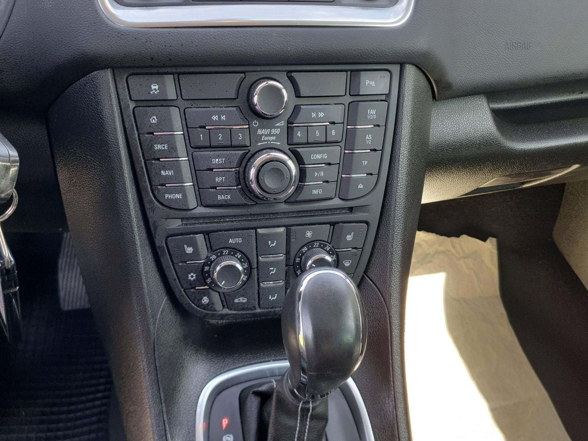 OPEL Meriva 1.4 Turbo Cosmo Automatic-image-9