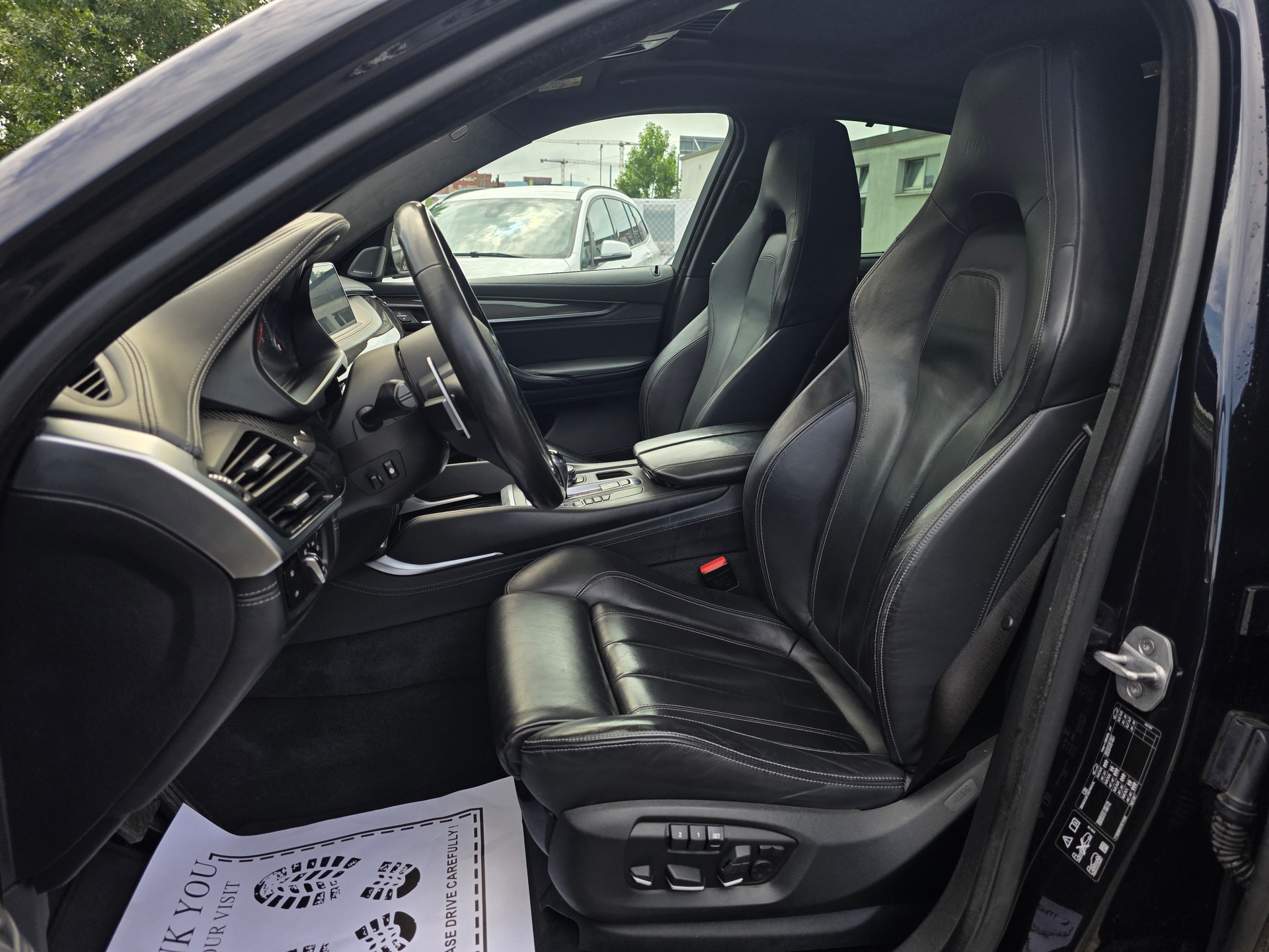 BMW X6M Steptronic * CH-Fahrzeug *-image-11