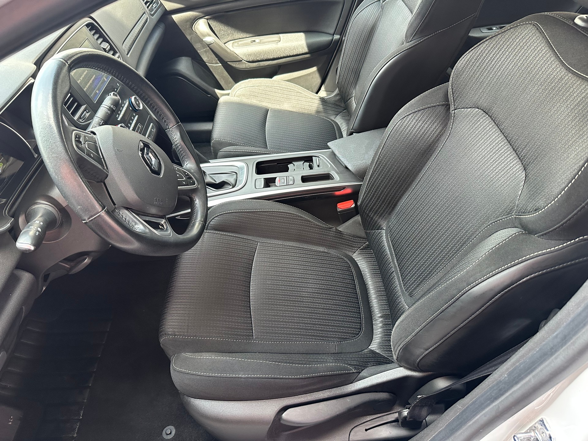 RENAULT Mégane Grandtour 1.5 dCi Business EDC-image-10