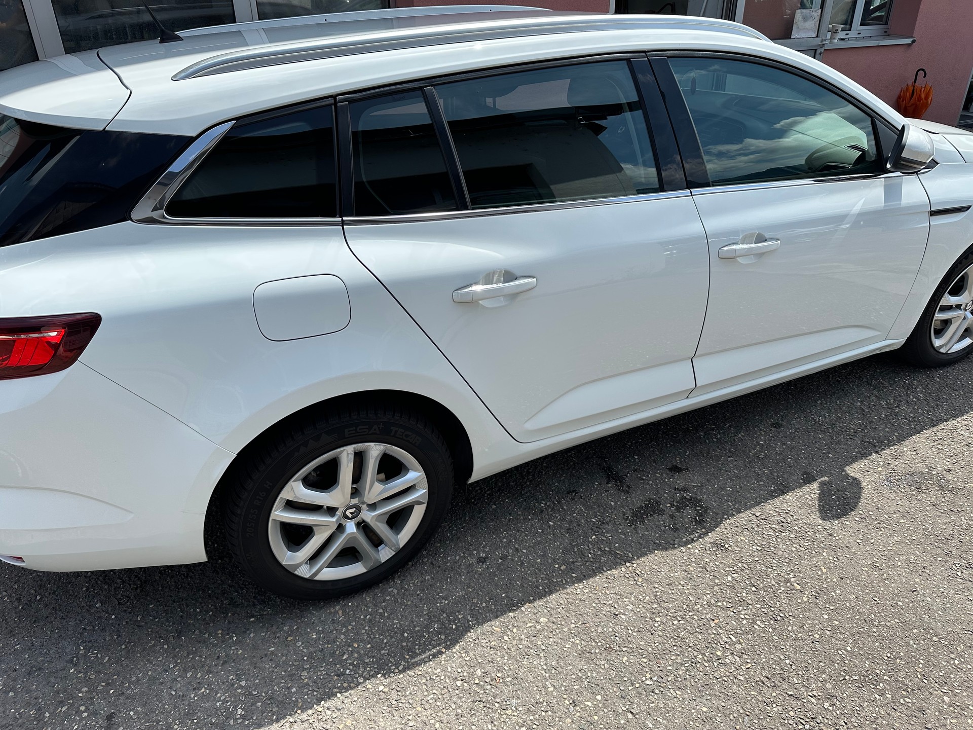RENAULT Mégane Grandtour 1.5 dCi Business EDC-image-3