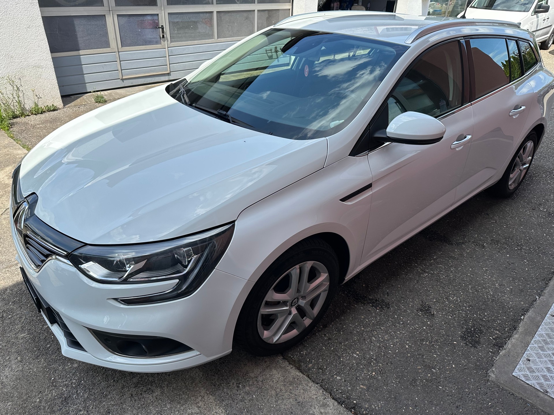 RENAULT Mégane Grandtour 1.5 dCi Business EDC-image-1