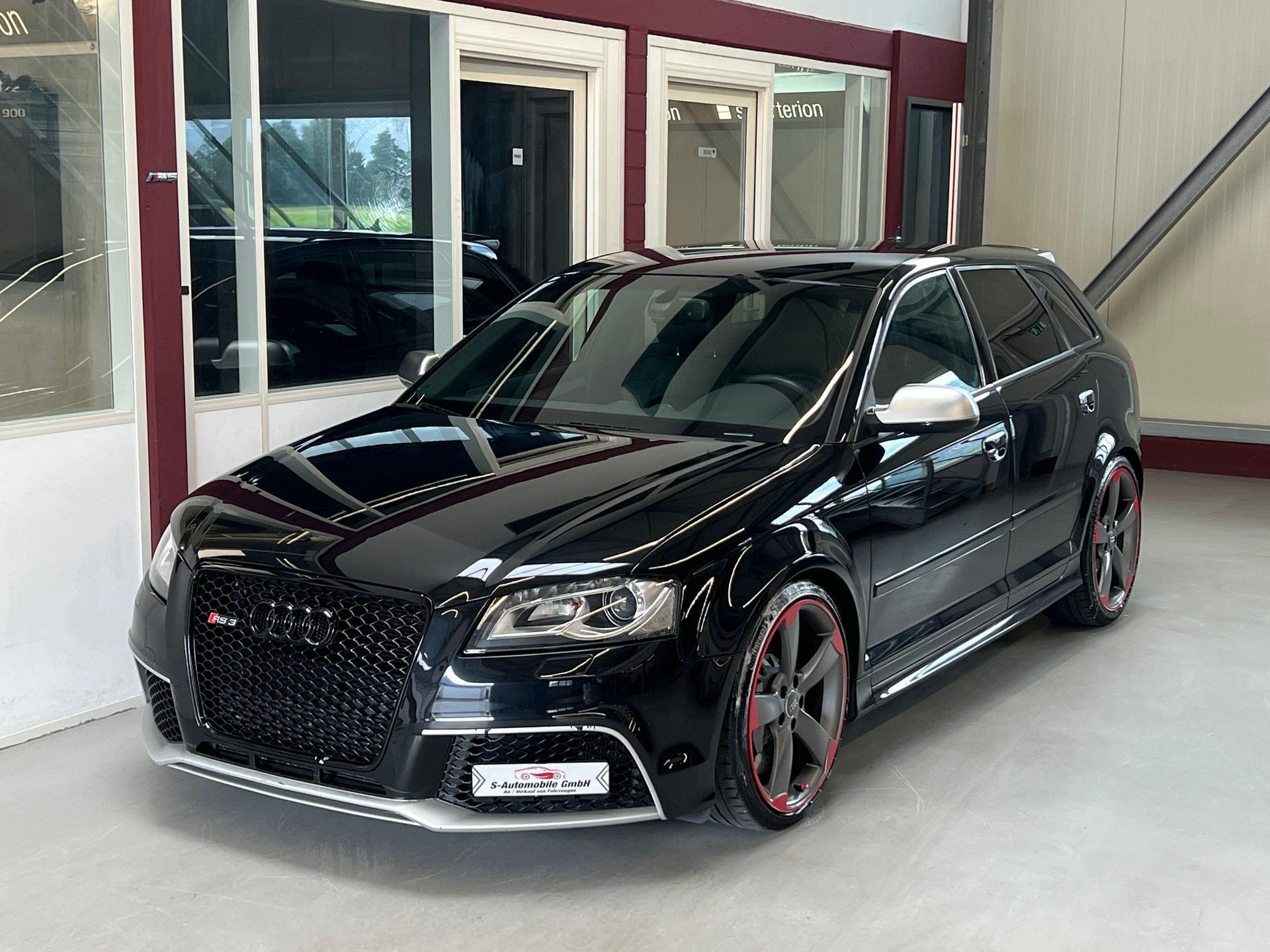 AUDI RS3 Sportback 2.5 TFSI quattro S-tronic-image-2