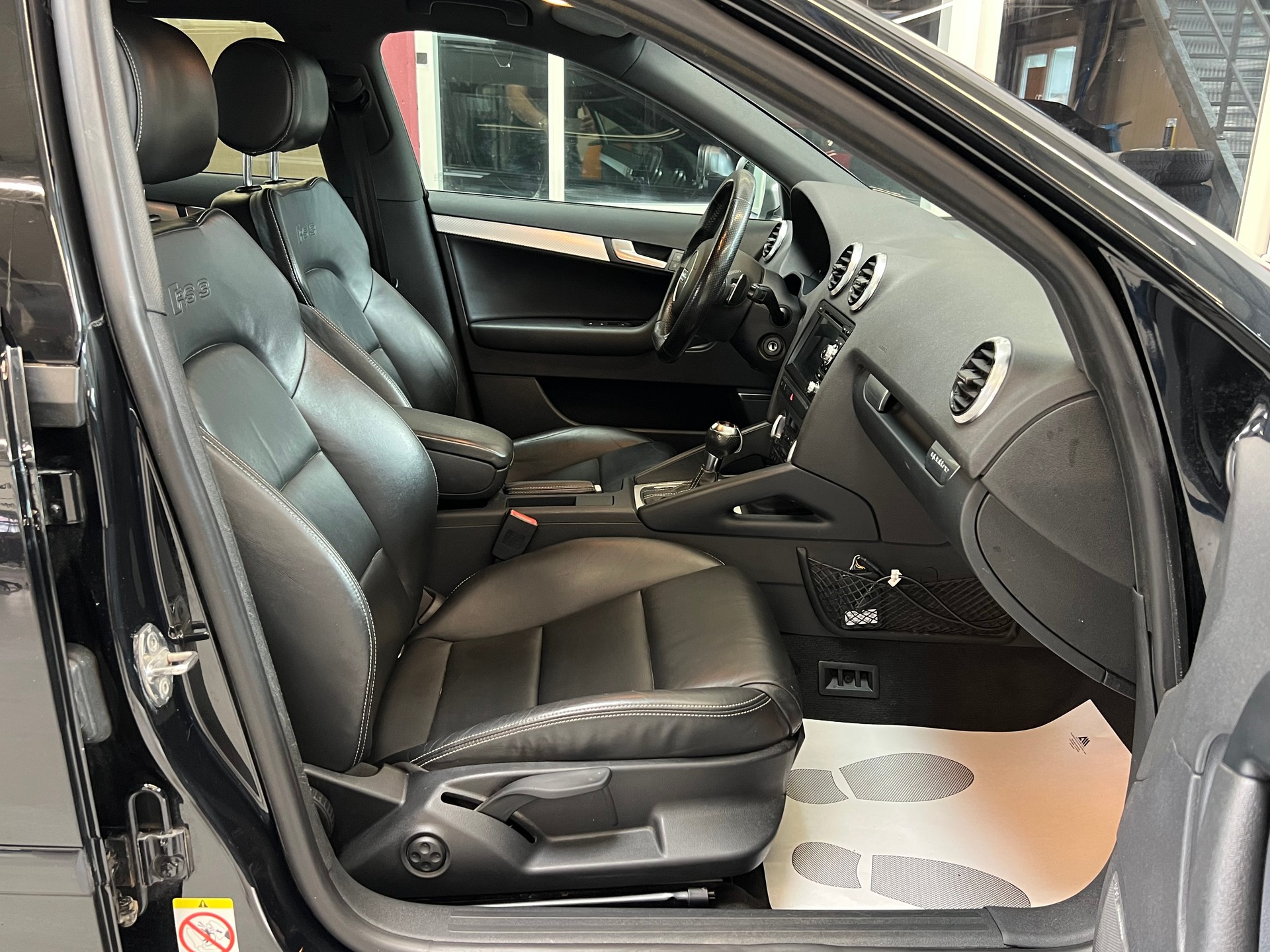 AUDI RS3 Sportback 2.5 TFSI quattro S-tronic-image-11