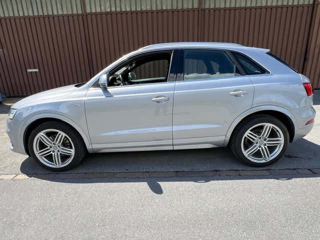 AUDI Q3 2.0 TDI 184 Sport qu. S-Tronic-image-2