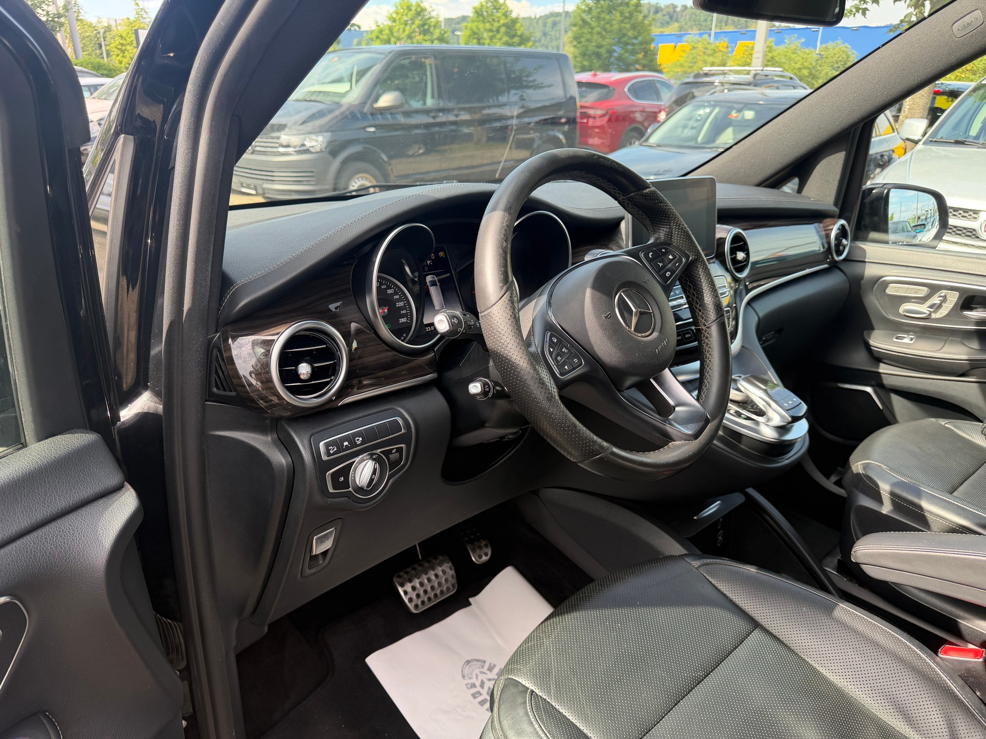 MERCEDES-BENZ V 250 d Avantgarde lang 4Matic 7G-Tronic-image-9