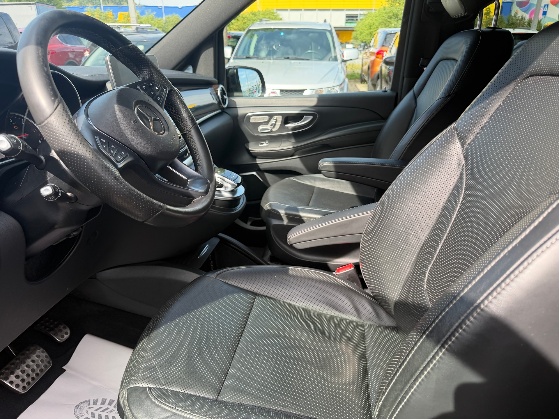 MERCEDES-BENZ V 250 d Avantgarde lang 4Matic 7G-Tronic-image-8