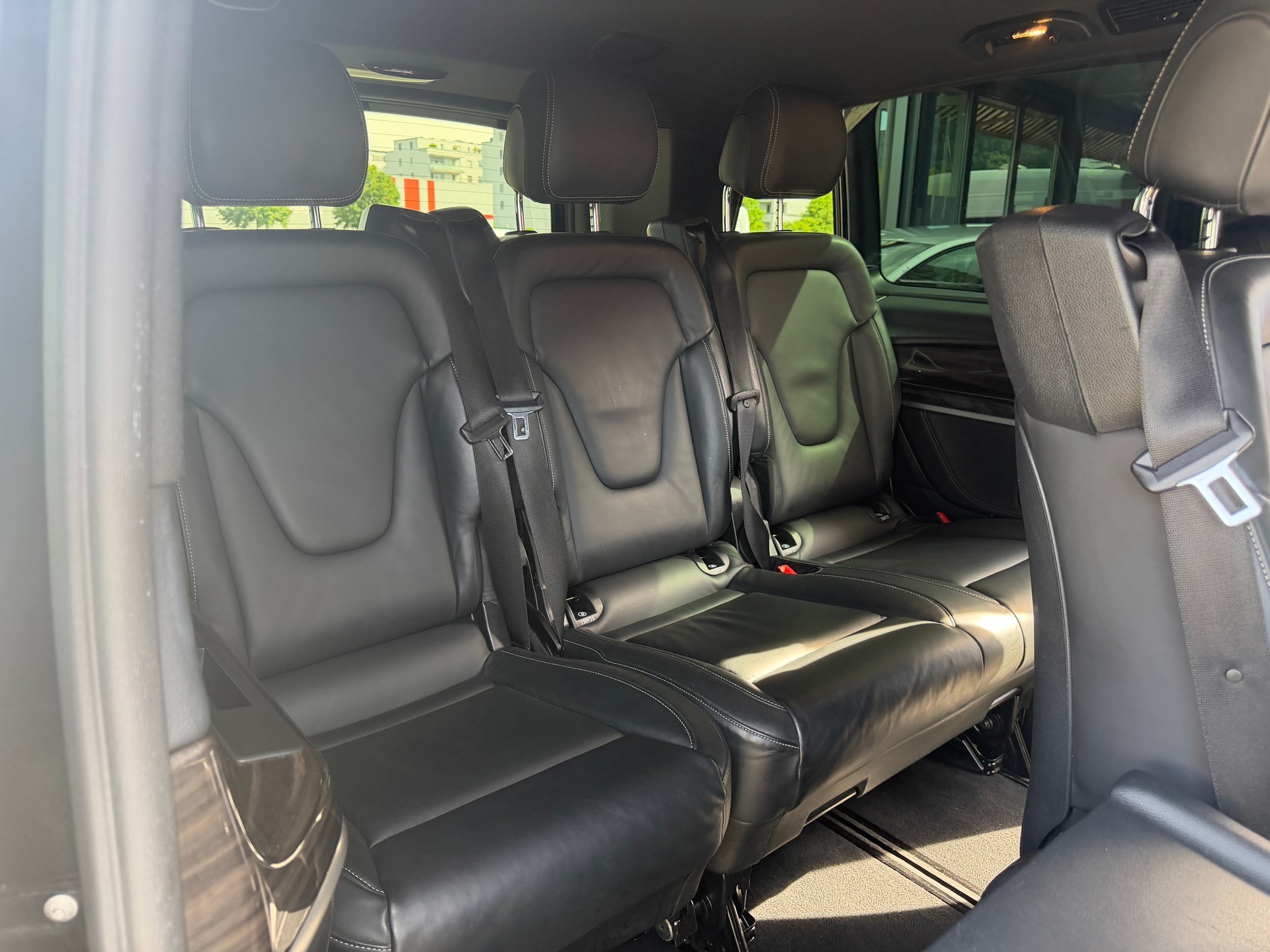 MERCEDES-BENZ V 250 d Avantgarde lang 4Matic 7G-Tronic-image-13