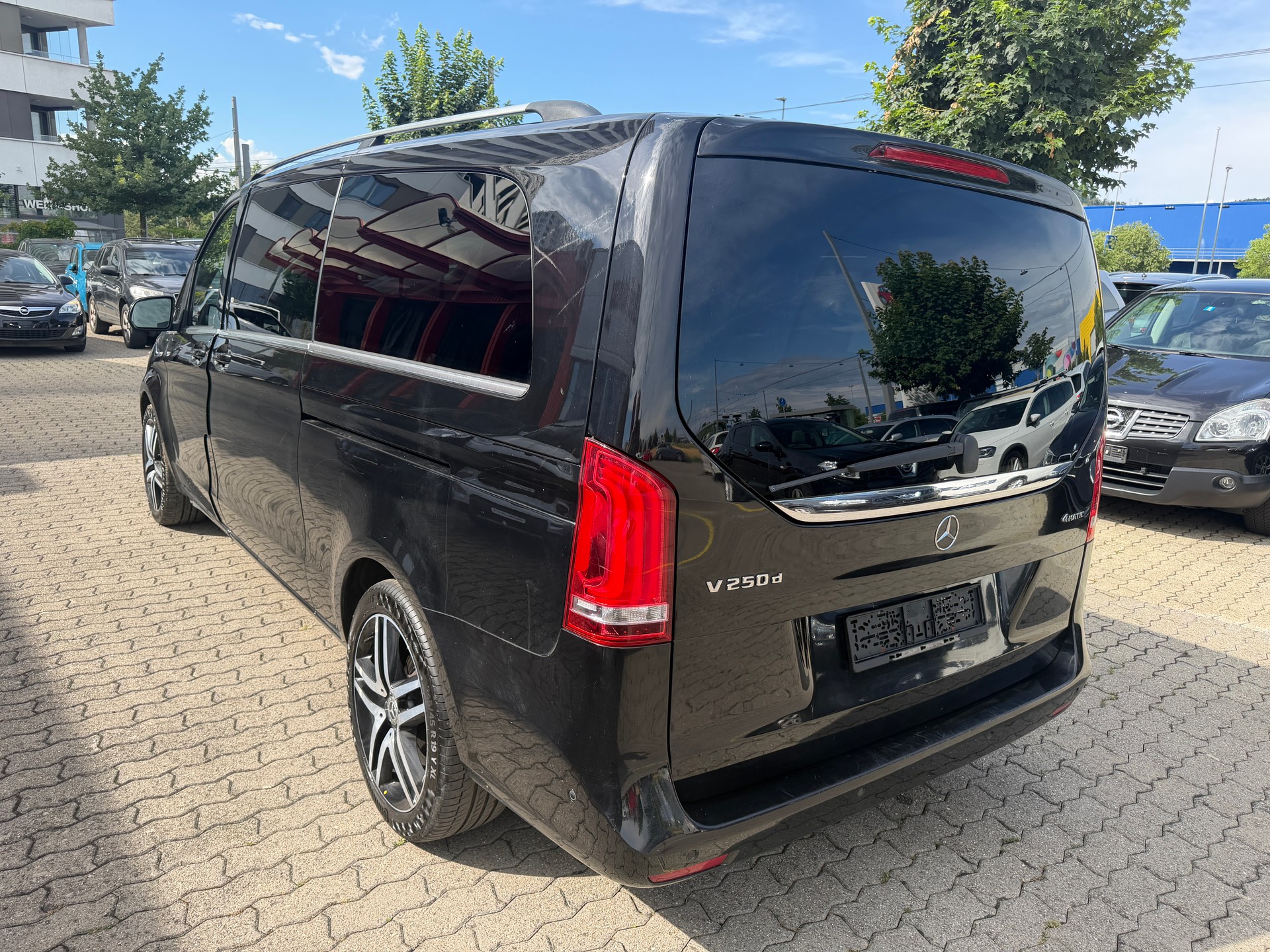 MERCEDES-BENZ V 250 d Avantgarde lang 4Matic 7G-Tronic-image-6