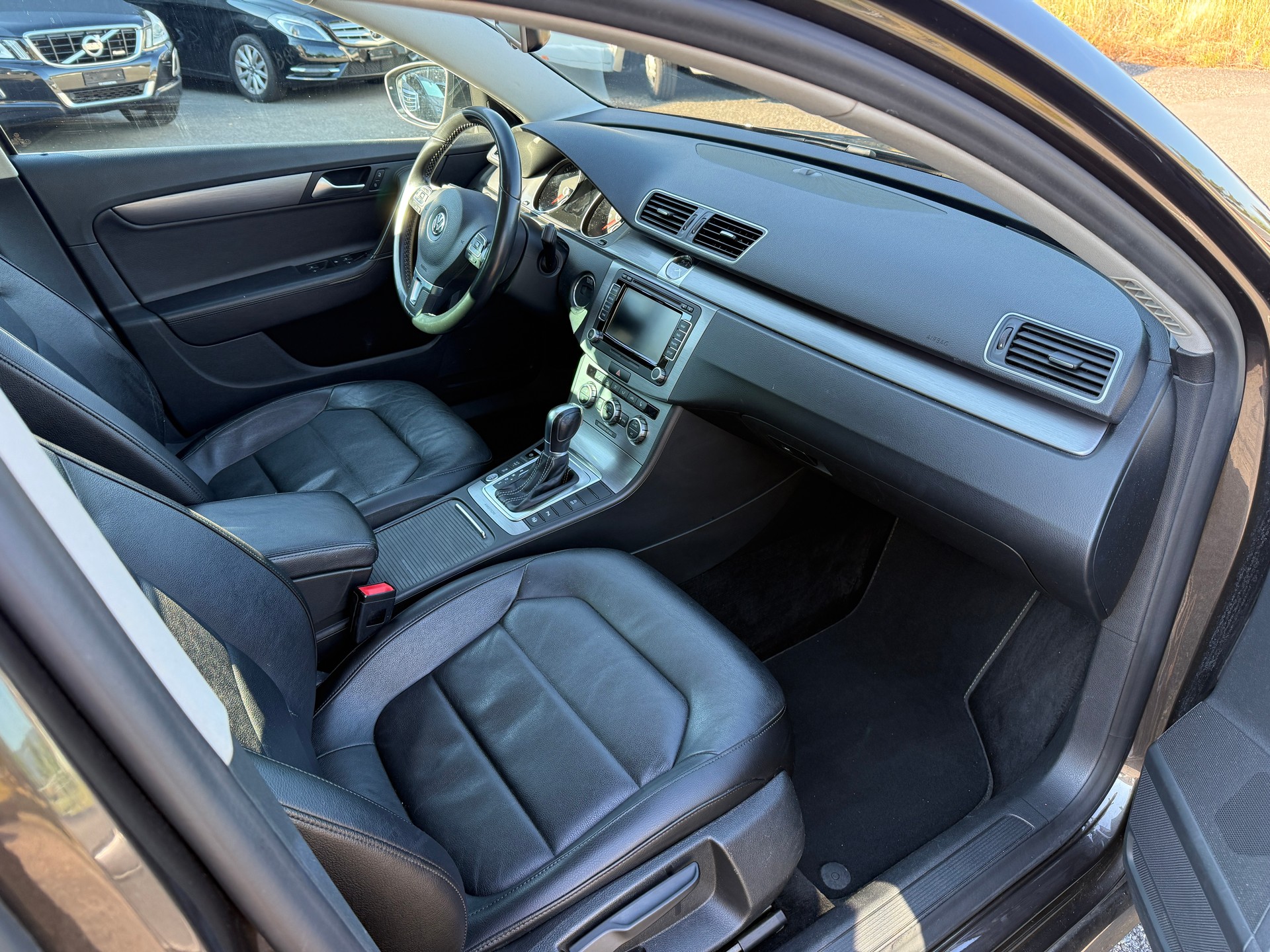 VW Passat Variant 2.0 TDI BMT Highline 4MDSG-image-9