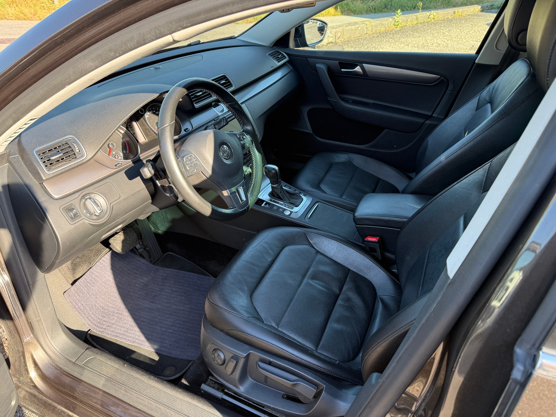 VW Passat Variant 2.0 TDI BMT Highline 4MDSG-image-8