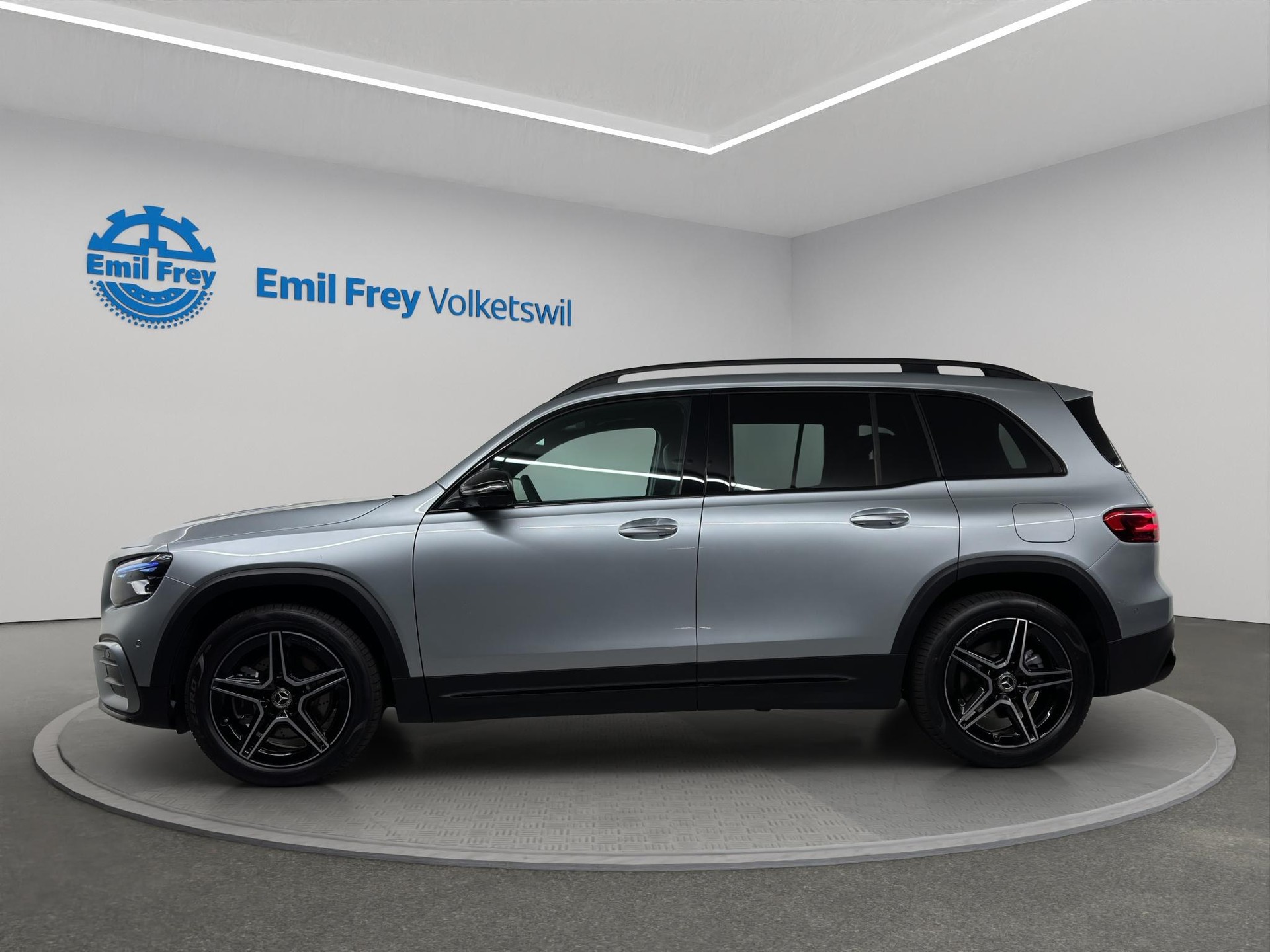 MERCEDES-BENZ GLB 220 AMG Line 4matic-image-1