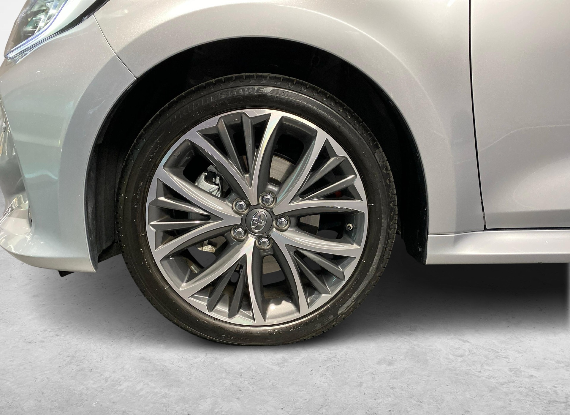 TOYOTA Yaris 1.5 VVT-i HSD Premium-image-14