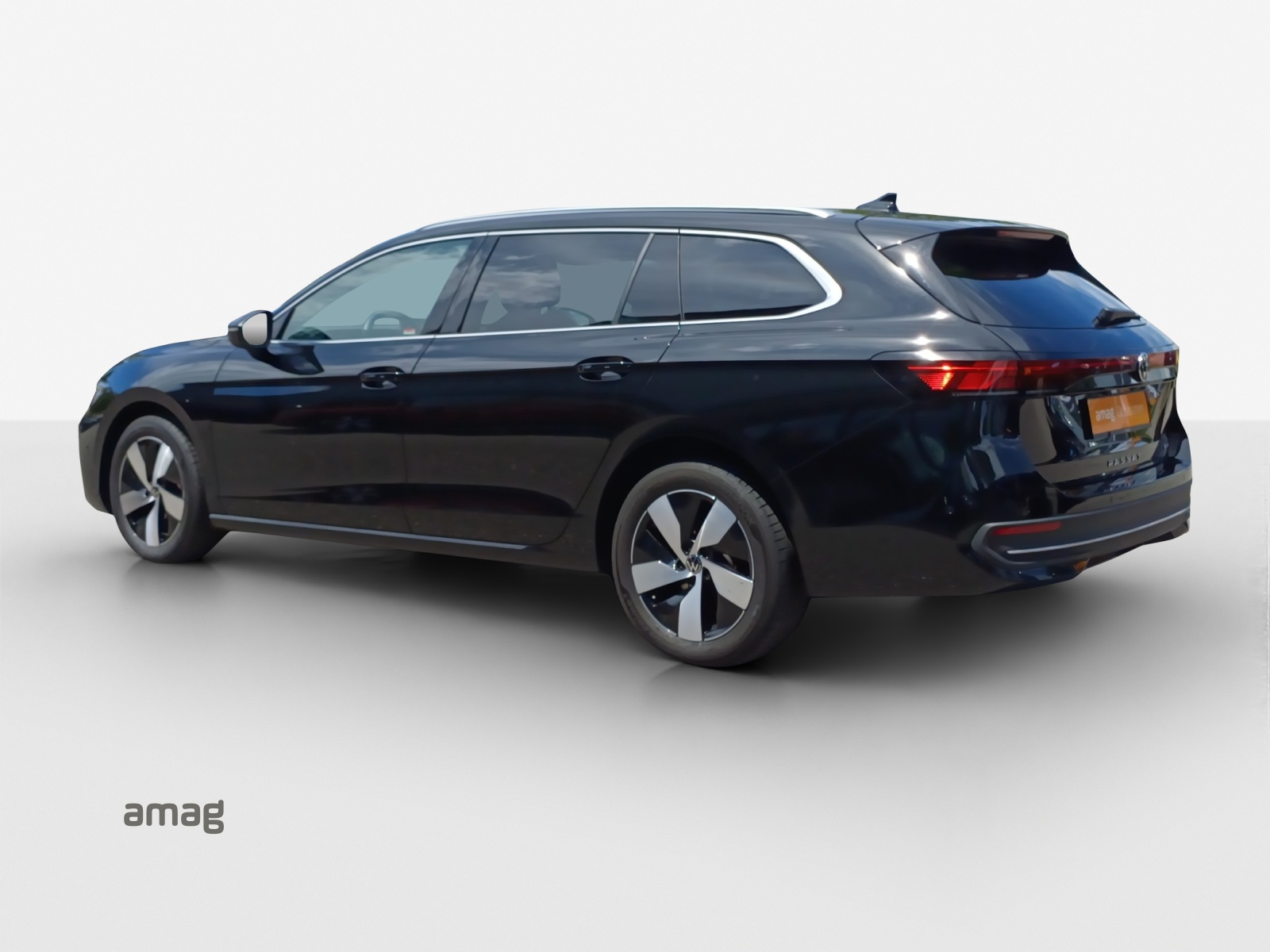 VW Passat Variant 2.0 TDI evo Business 4 Motion DSG-image-2