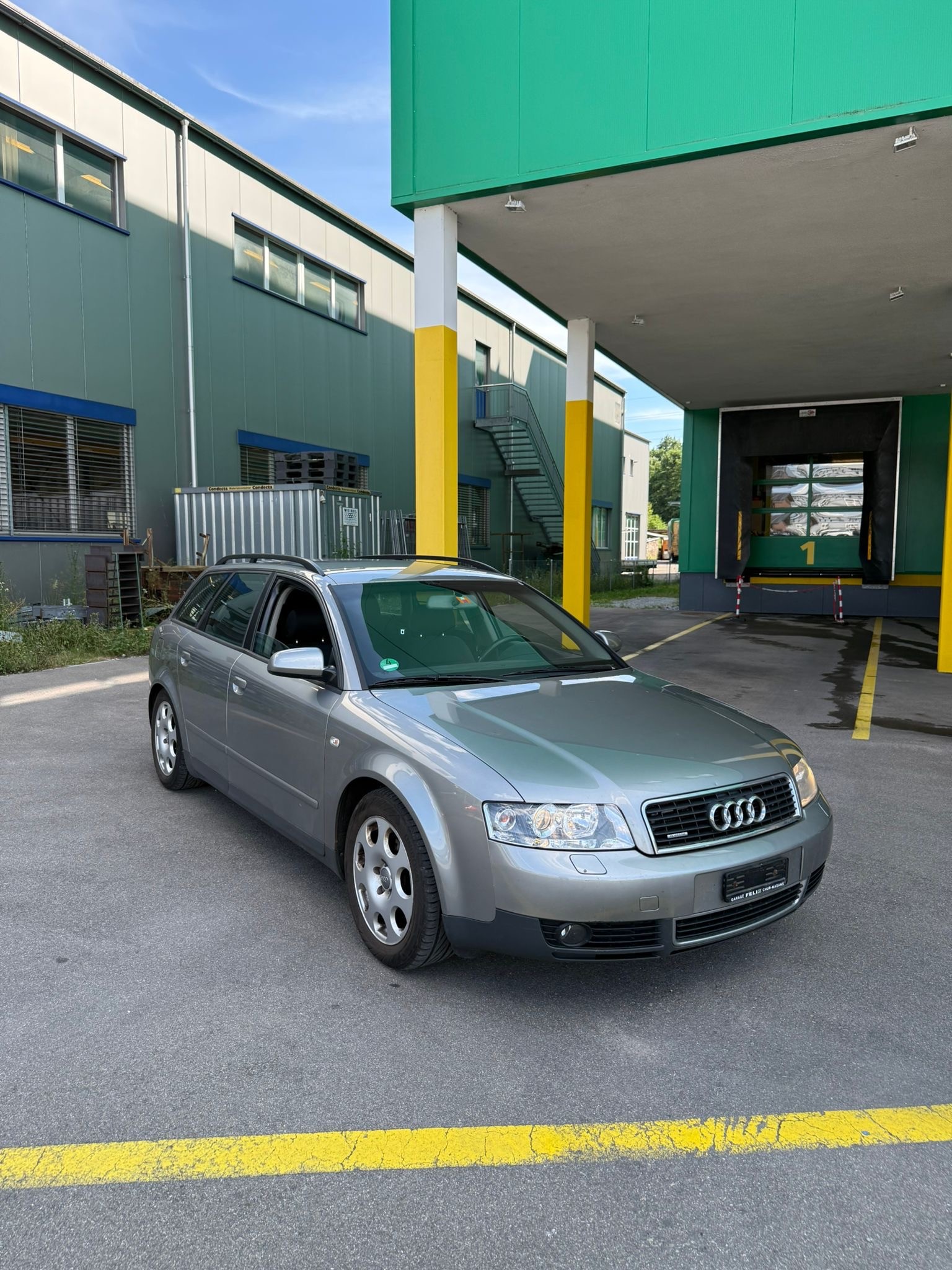 AUDI A4 Avant 1.9 TDI quattro-image-0