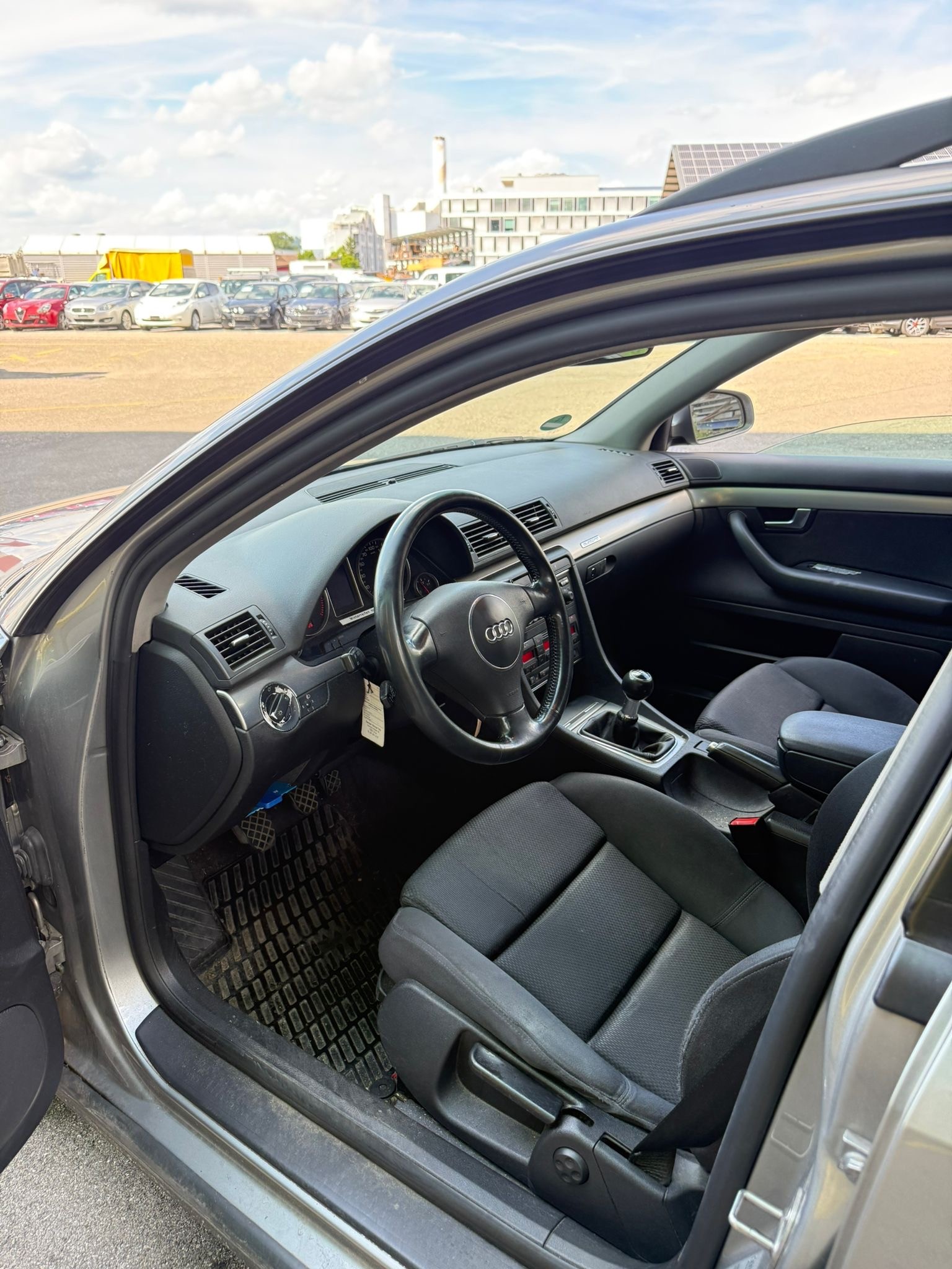 AUDI A4 Avant 1.9 TDI quattro-image-8