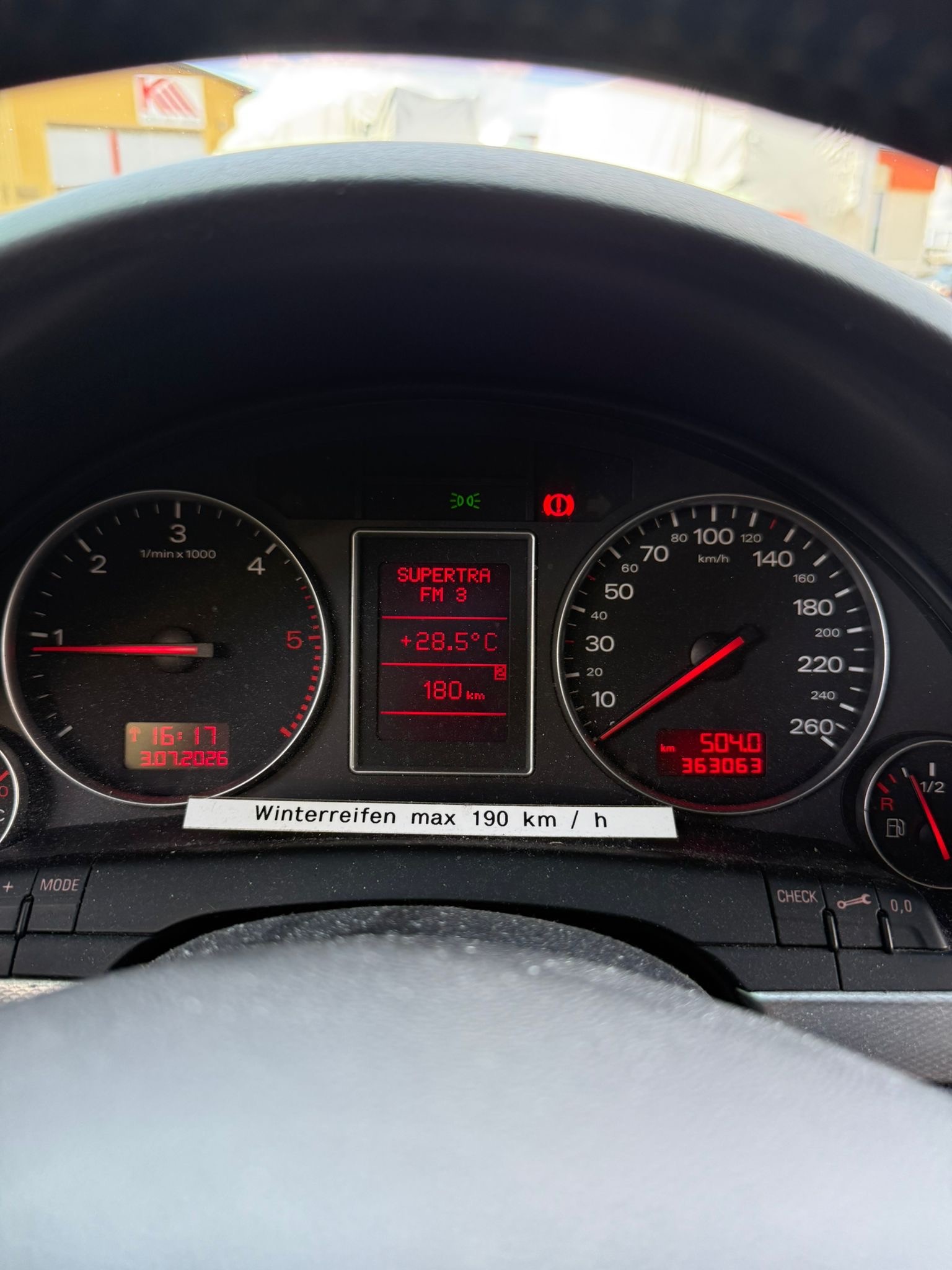 AUDI A4 Avant 1.9 TDI quattro-image-11