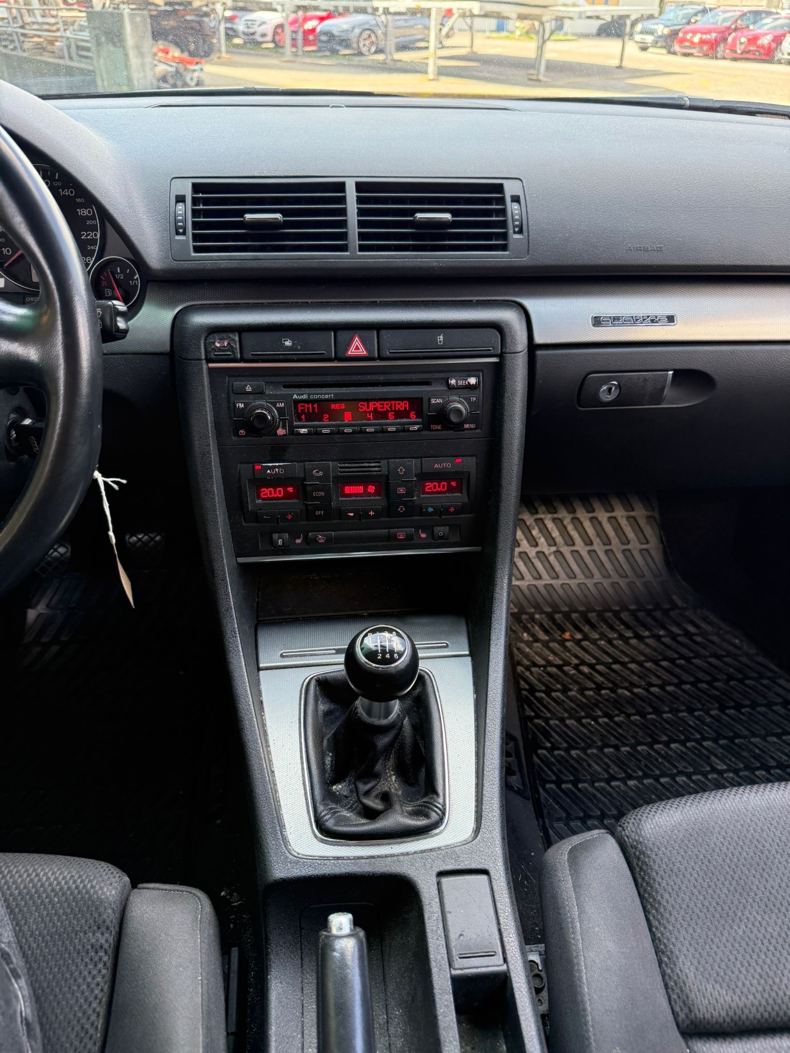 AUDI A4 Avant 1.9 TDI quattro-image-10