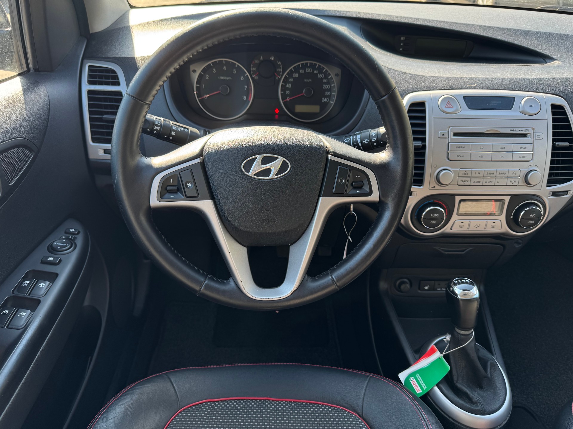 HYUNDAI i20 1.6 Premium-image-11