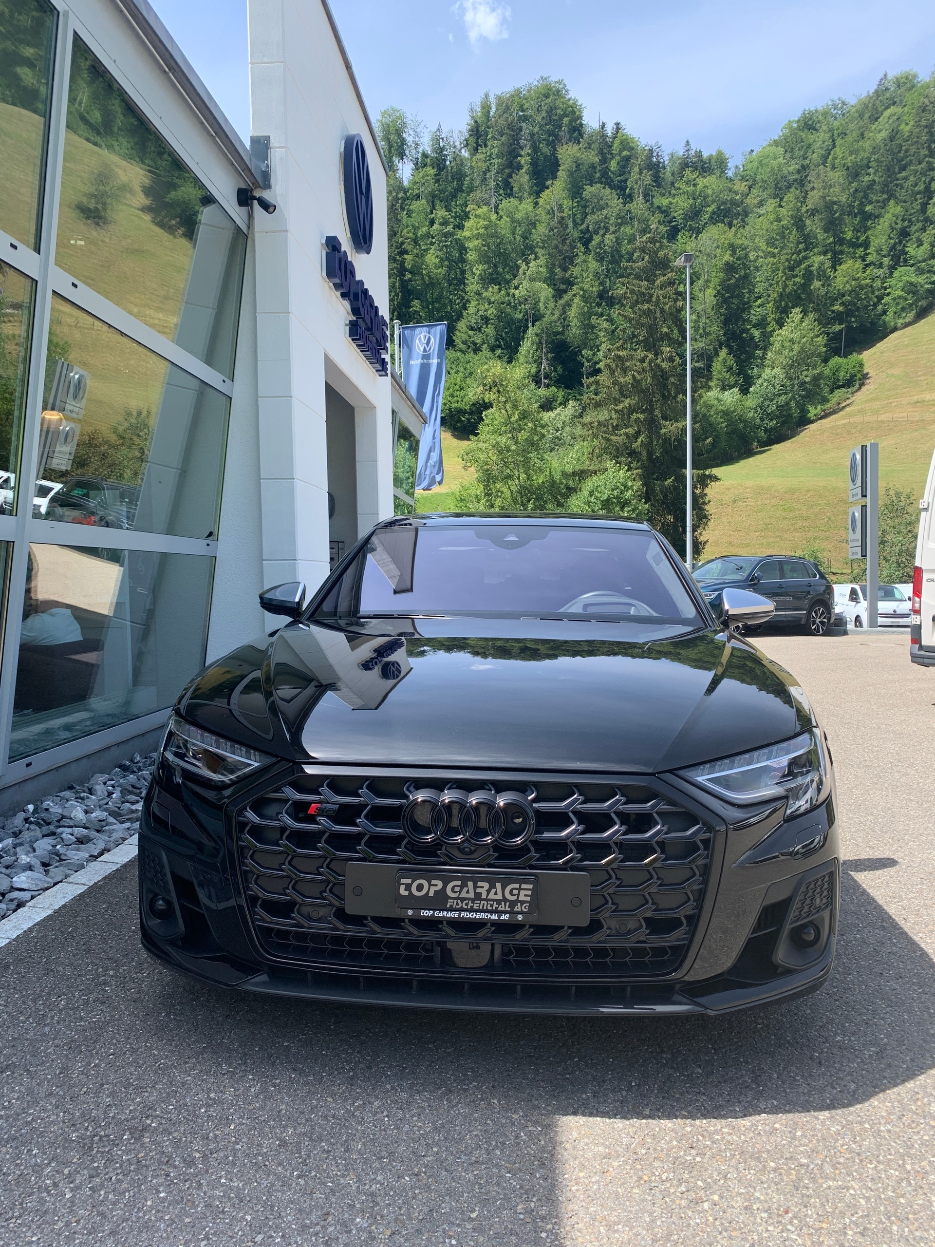 AUDI S8 TFSI quattro tiptronic-image-1