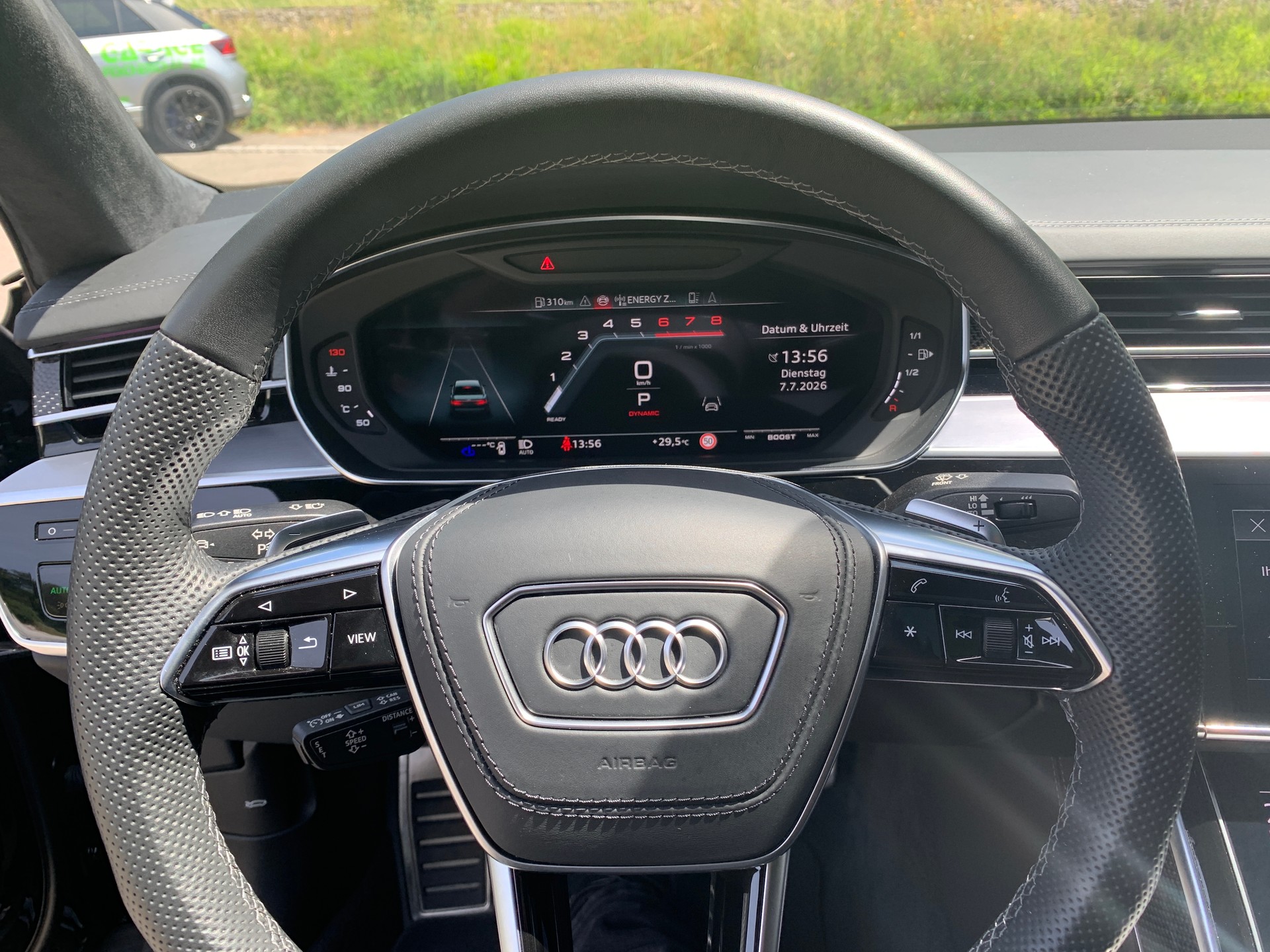 AUDI S8 TFSI quattro tiptronic-image-12