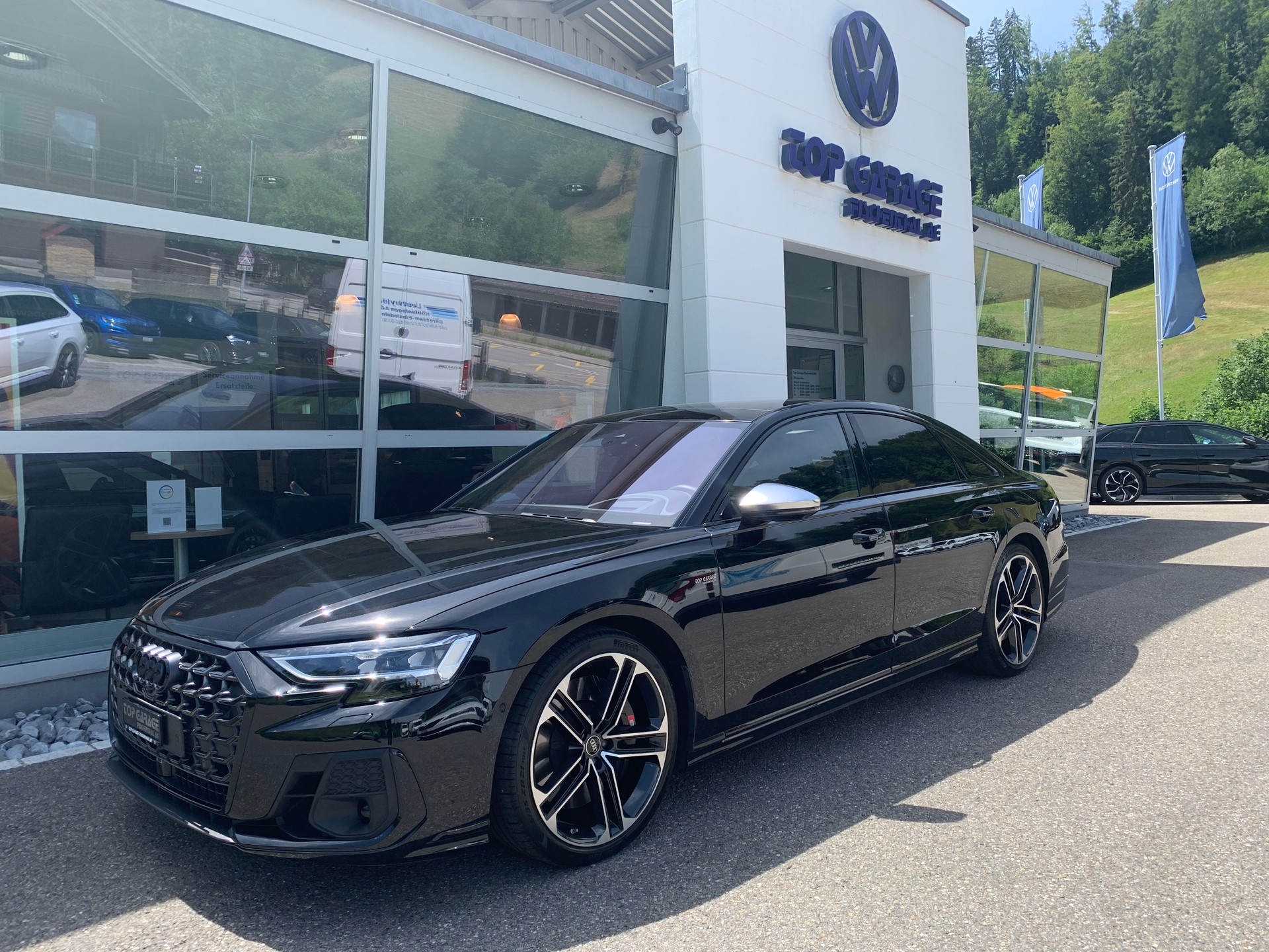 AUDI S8 TFSI quattro tiptronic-image-0