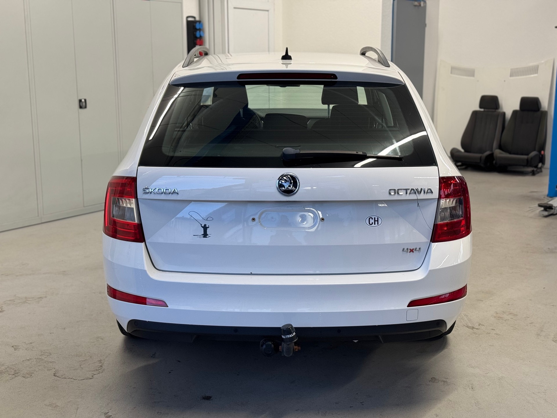 SKODA Octavia Combi 1.6 TDI Ambition 4x4-image-4