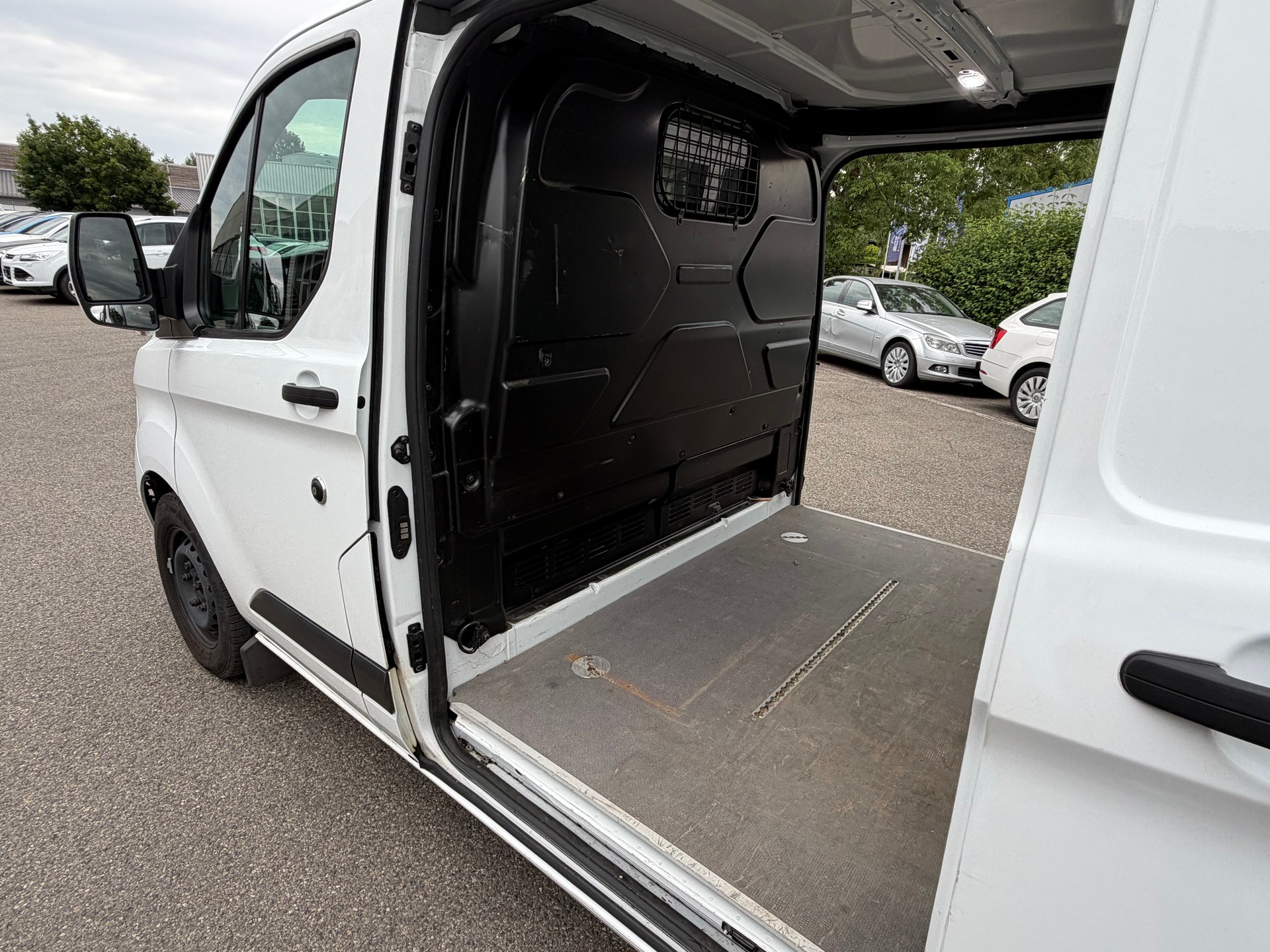 FORD Transit Custom Van 280 L1H1 Trend A-image-12
