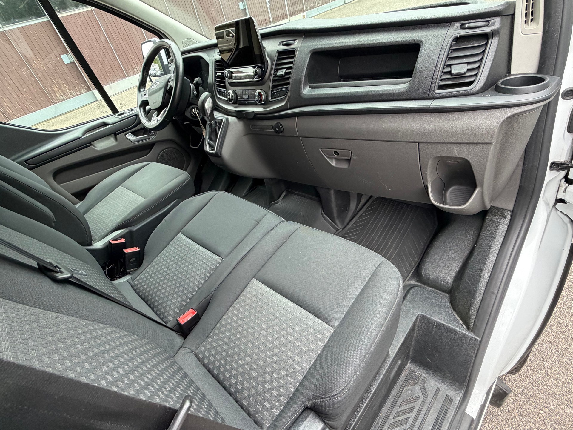 FORD Transit Custom Van 280 L1H1 Trend A-image-7