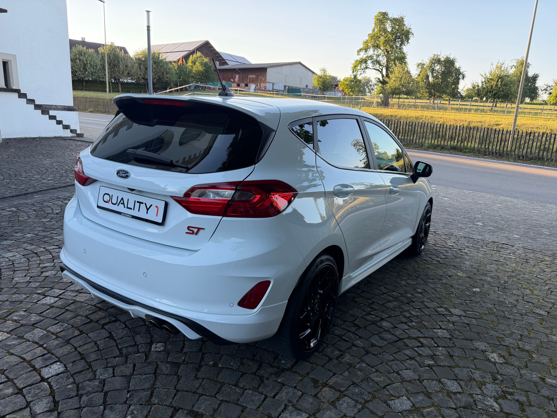 FORD Fiesta 1.5 SCTi ST Performance / Ab MFK / Service gepflegt / 36 Monate Garantie exkl / LED / Navi / Apple Carplay-image-5