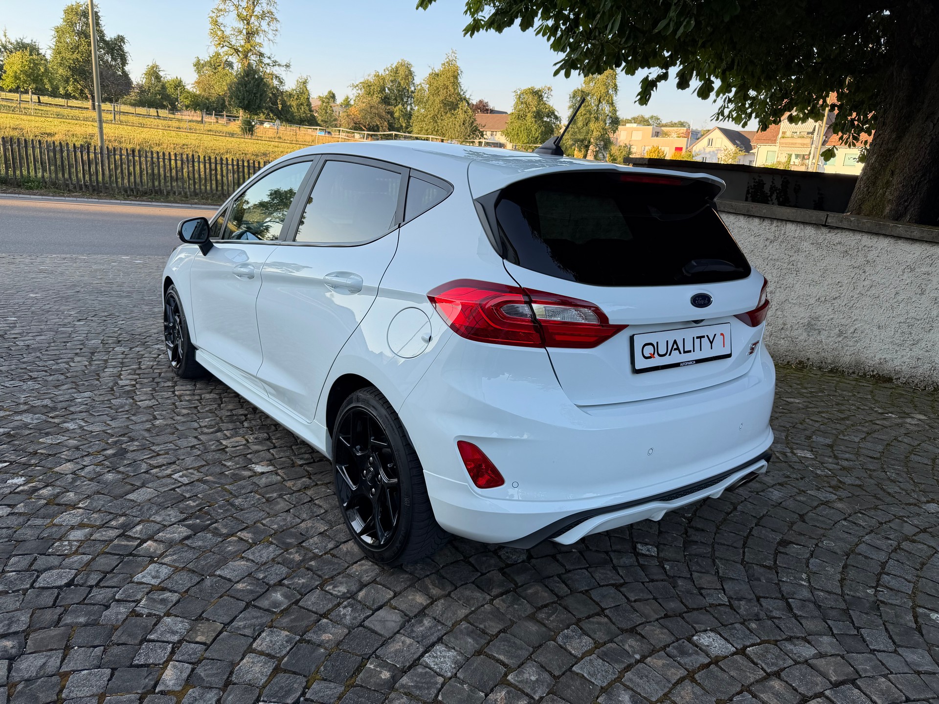 FORD Fiesta 1.5 SCTi ST Performance / Ab MFK / Service gepflegt / 36 Monate Garantie exkl / LED / Navi / Apple Carplay-image-7