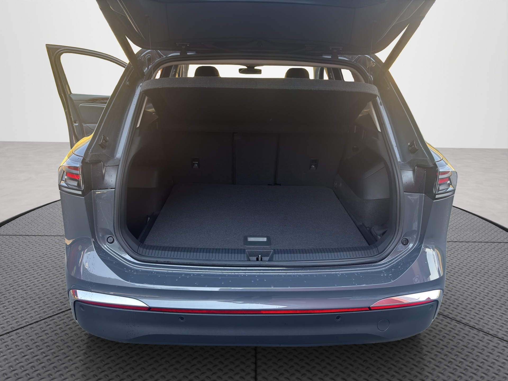 VW Tiguan 2.0 TDI SCR Elegance 4Motion DSG-image-14
