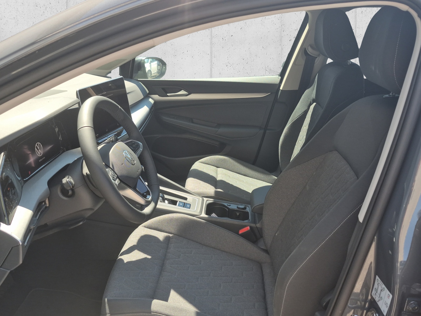 VW Golf 1.5 e TSI mHEV United DSG-image-8