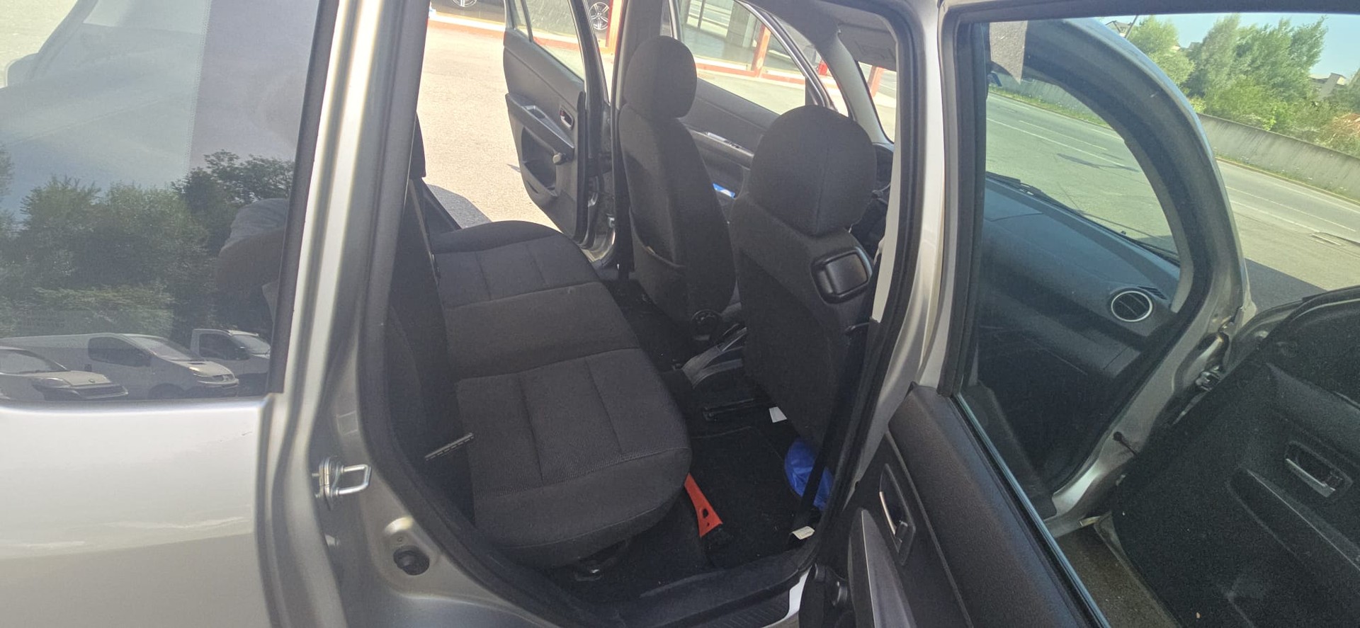 MAZDA 2 1.4i 16V Confort-image-10