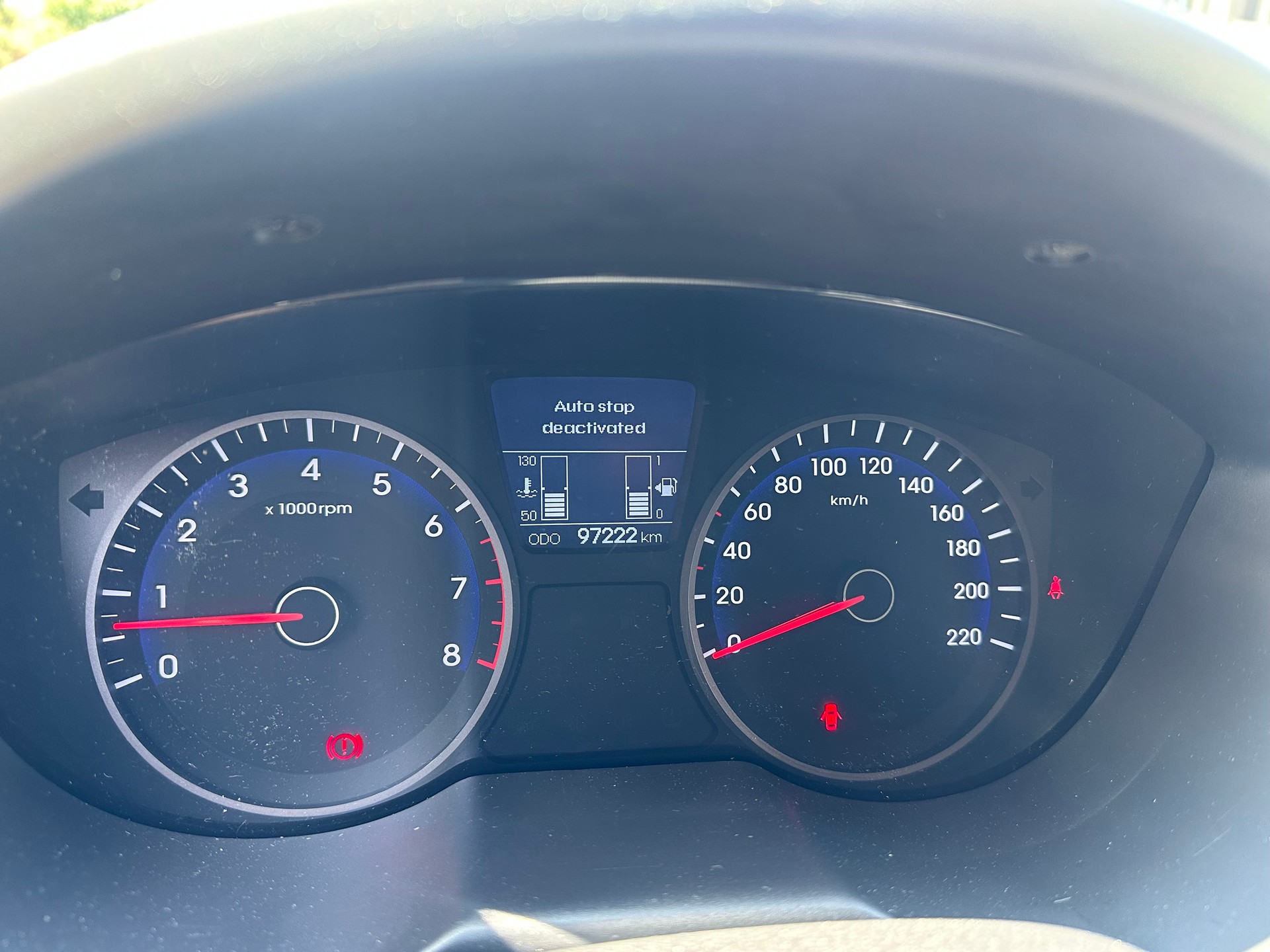 HYUNDAI i20 1.4 Premium-image-8