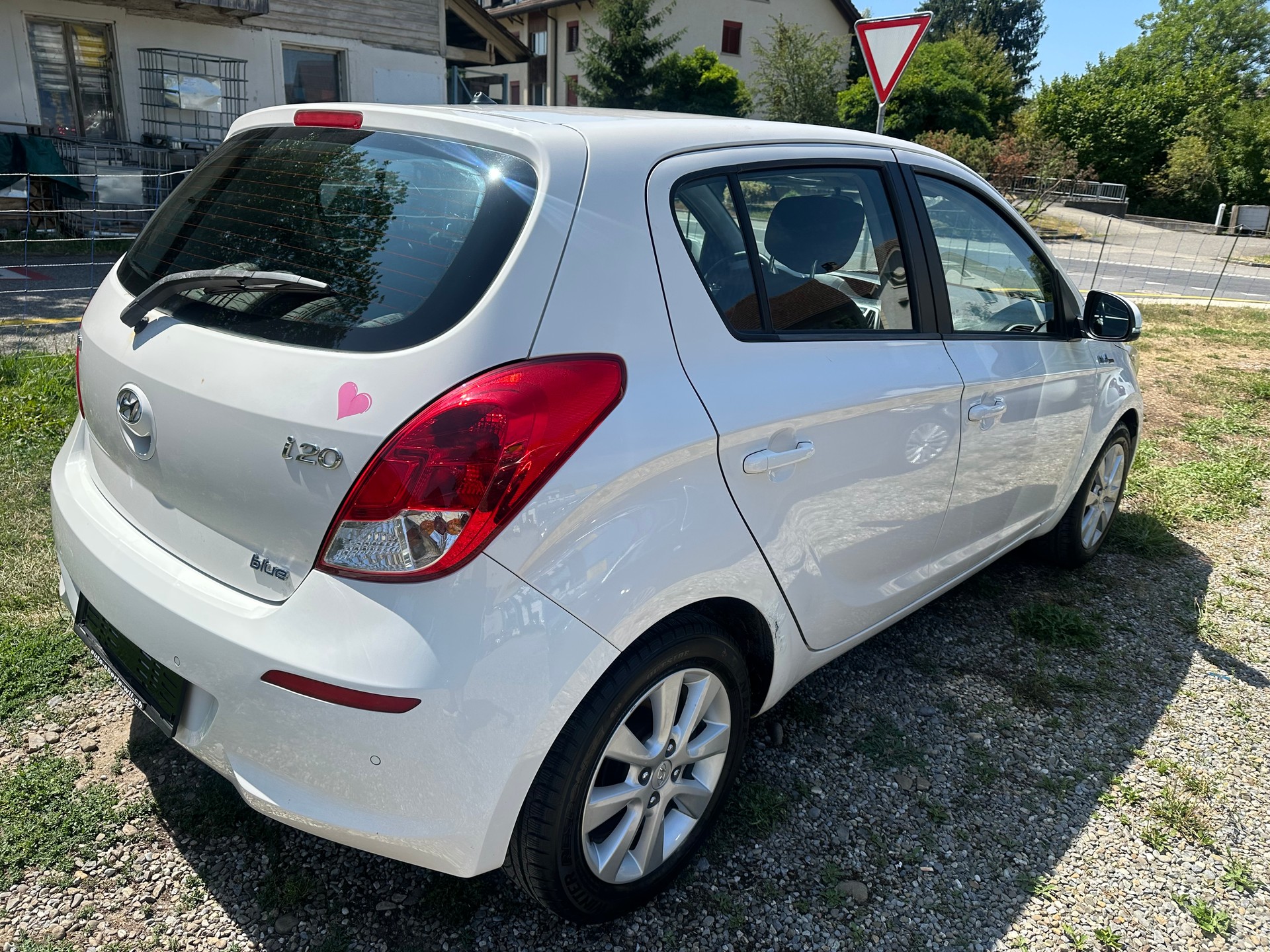 HYUNDAI i20 1.4 Premium-image-5