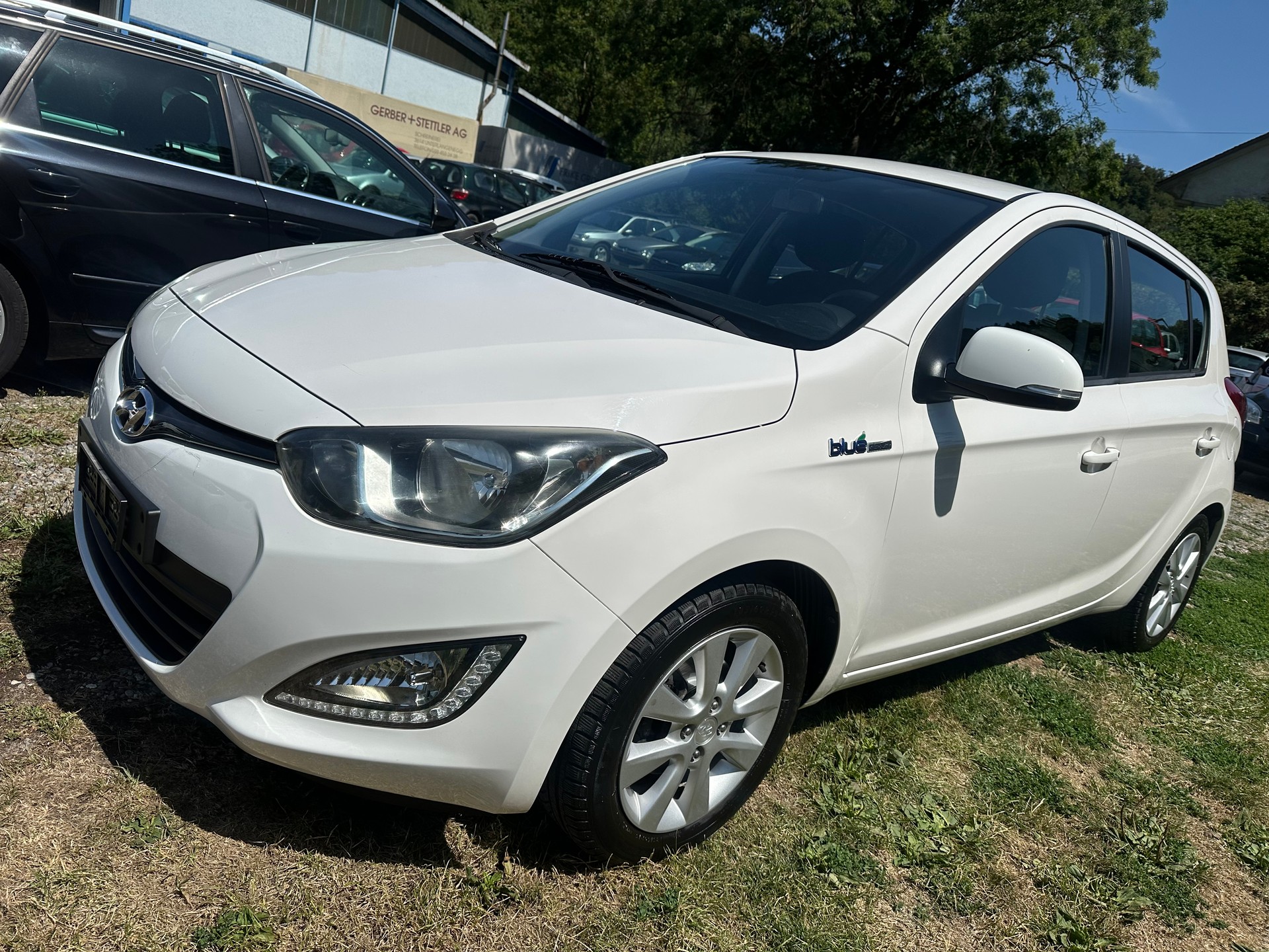 HYUNDAI i20 1.4 Premium-image-2